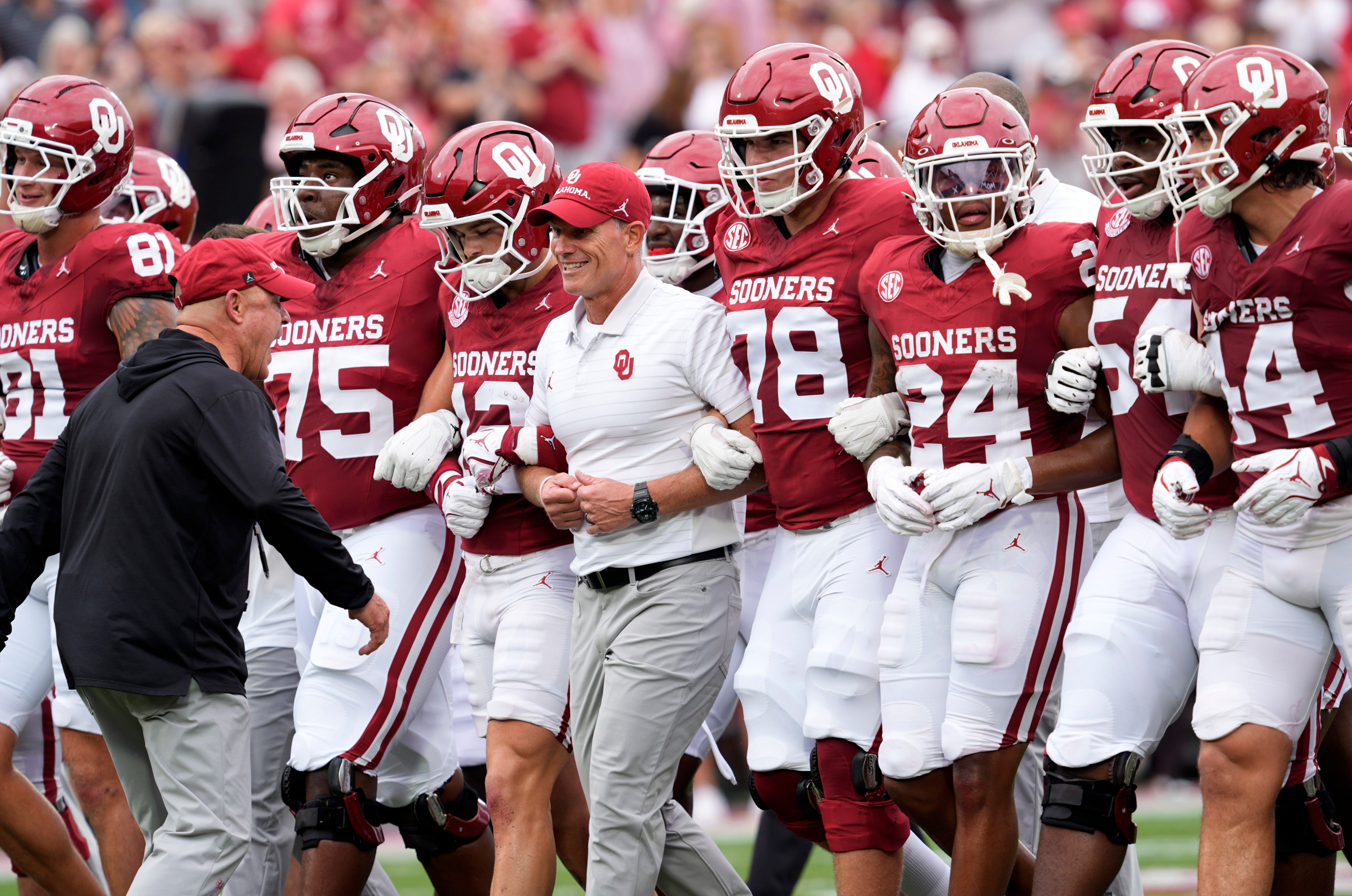 Oklahoma Sooners head coach Brent Venables