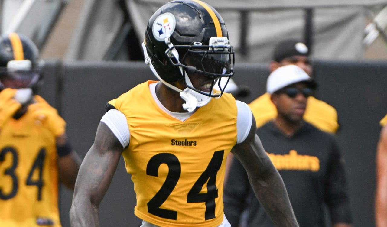 Jul 25, 2025; Pittsburgh, PA, USA; Pittsburgh Steelers cornerback Joey Porter Jr. (24) participates in drills during training camp at Saint Vincent College.