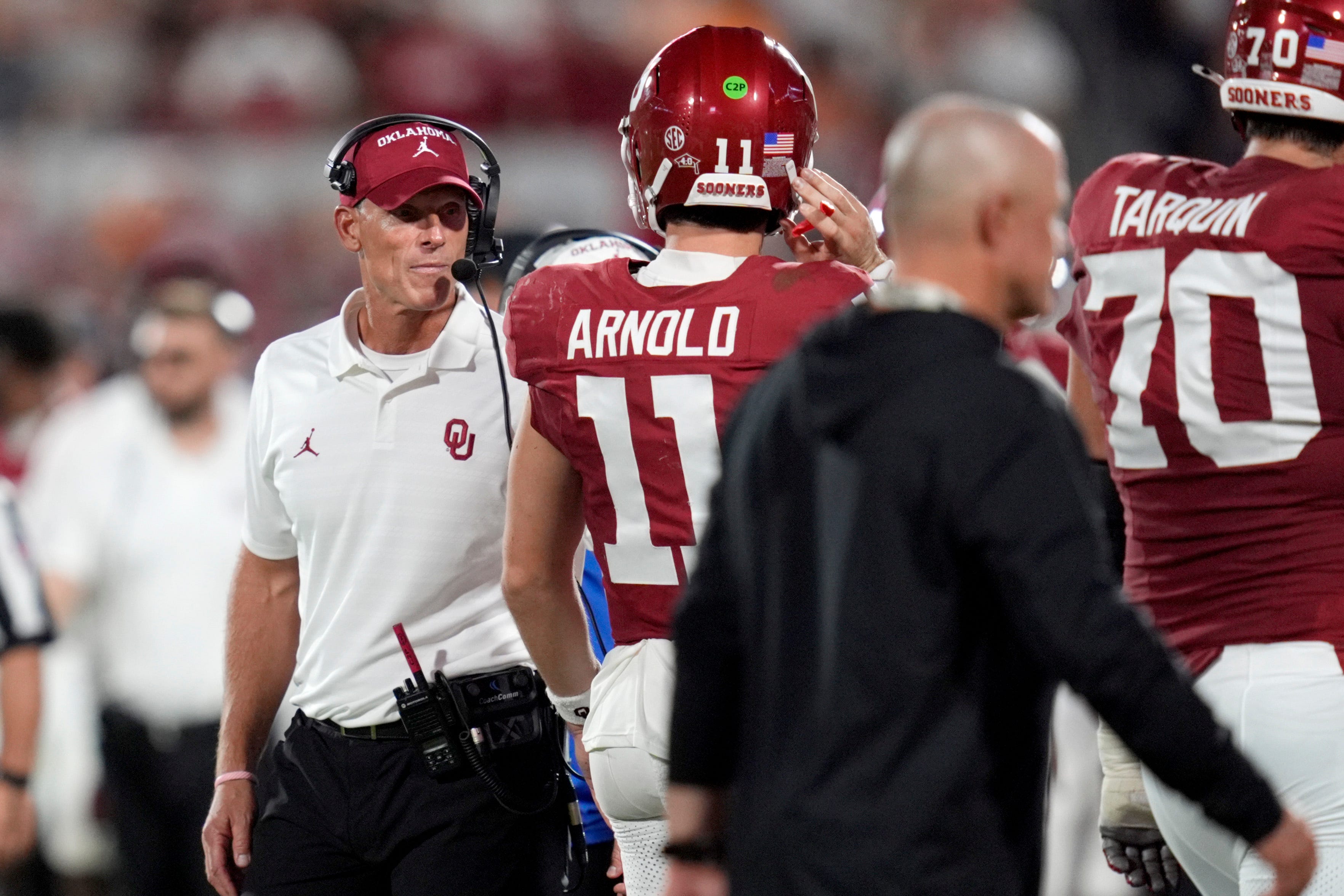 Oklahoma coach Brent Venables talks with Oklahoma Sooners quarterback Jackson Arnold (11) during a college football game between the University of Oklahoma Sooners (OU) and the Tennessee Volunteers at Gaylord Family - Oklahoma Memorial Stadium in Norman, Okla., Saturday, Sept. 21, 2024.