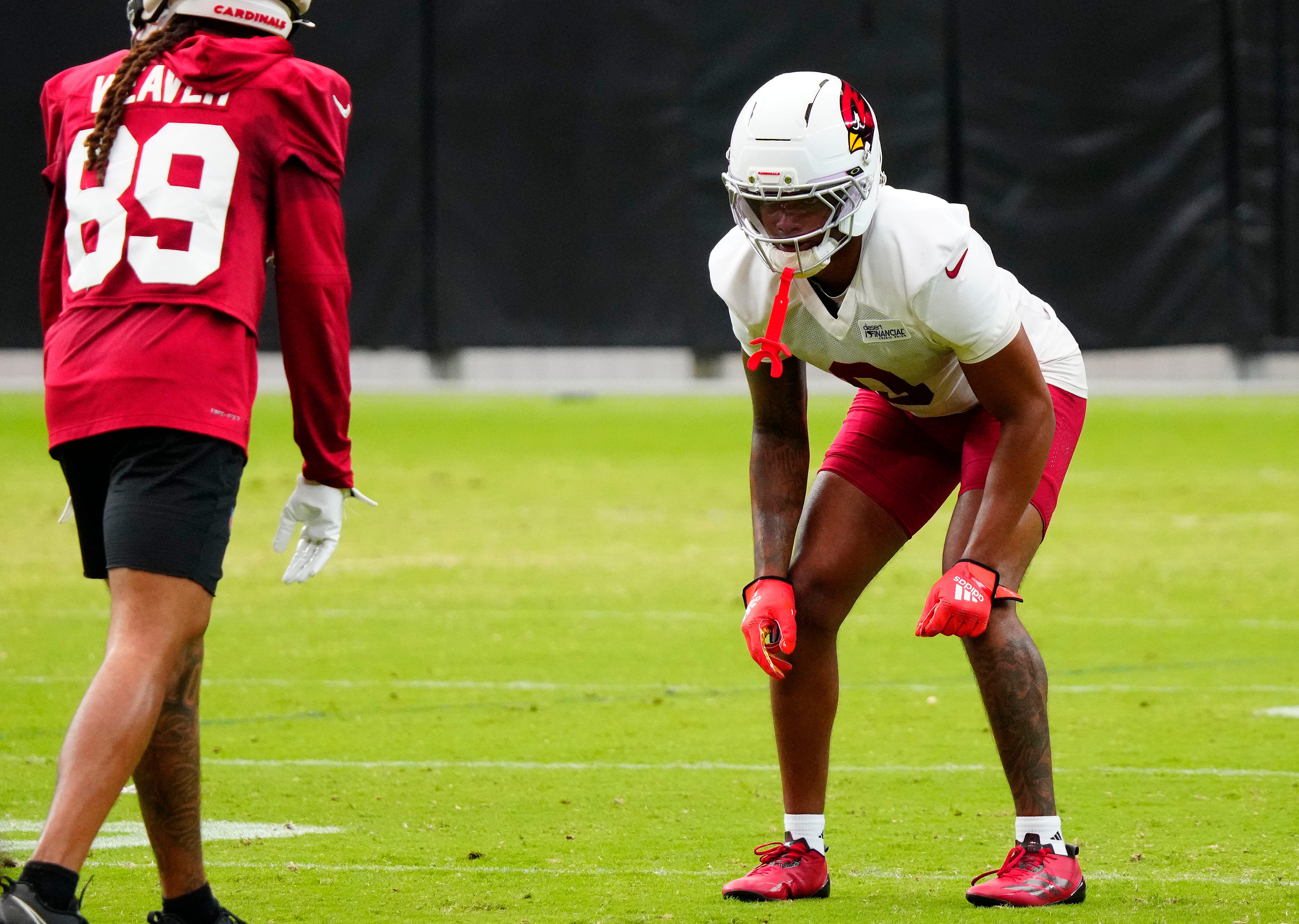 Cardinals cornerback Will Johnson (0) defends wide out Xavier Weaver (89) during Cardinals training camp at State Farm Stadium in Glendale, on July 31, 2025.
