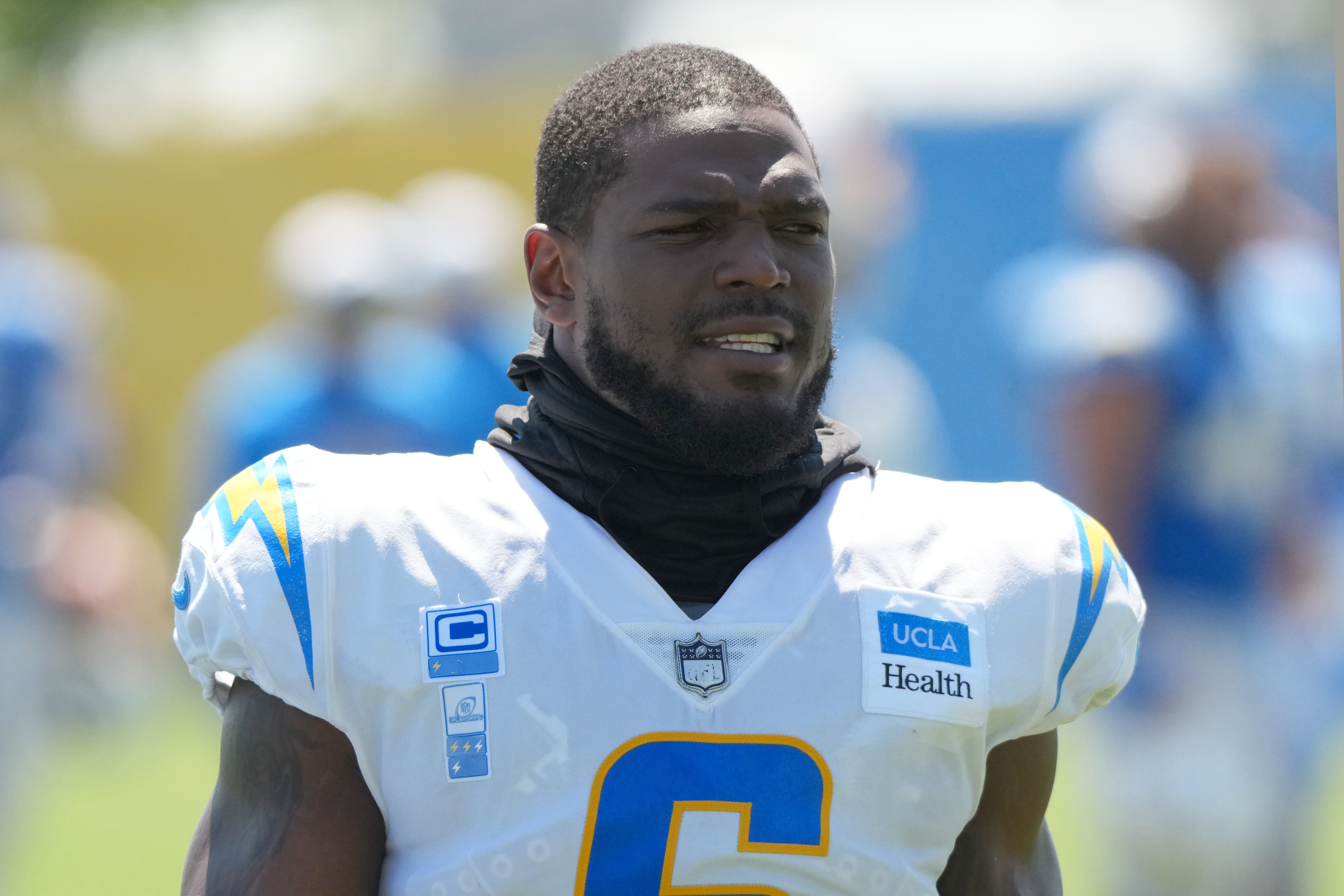 Aug 7, 2025; El Segundo, CA, USA; Los Angeles Chargers linebacker Denzel Perryman (6) during training camp at The Bolt. Mandatory Credit: Kirby Lee-Imagn Images