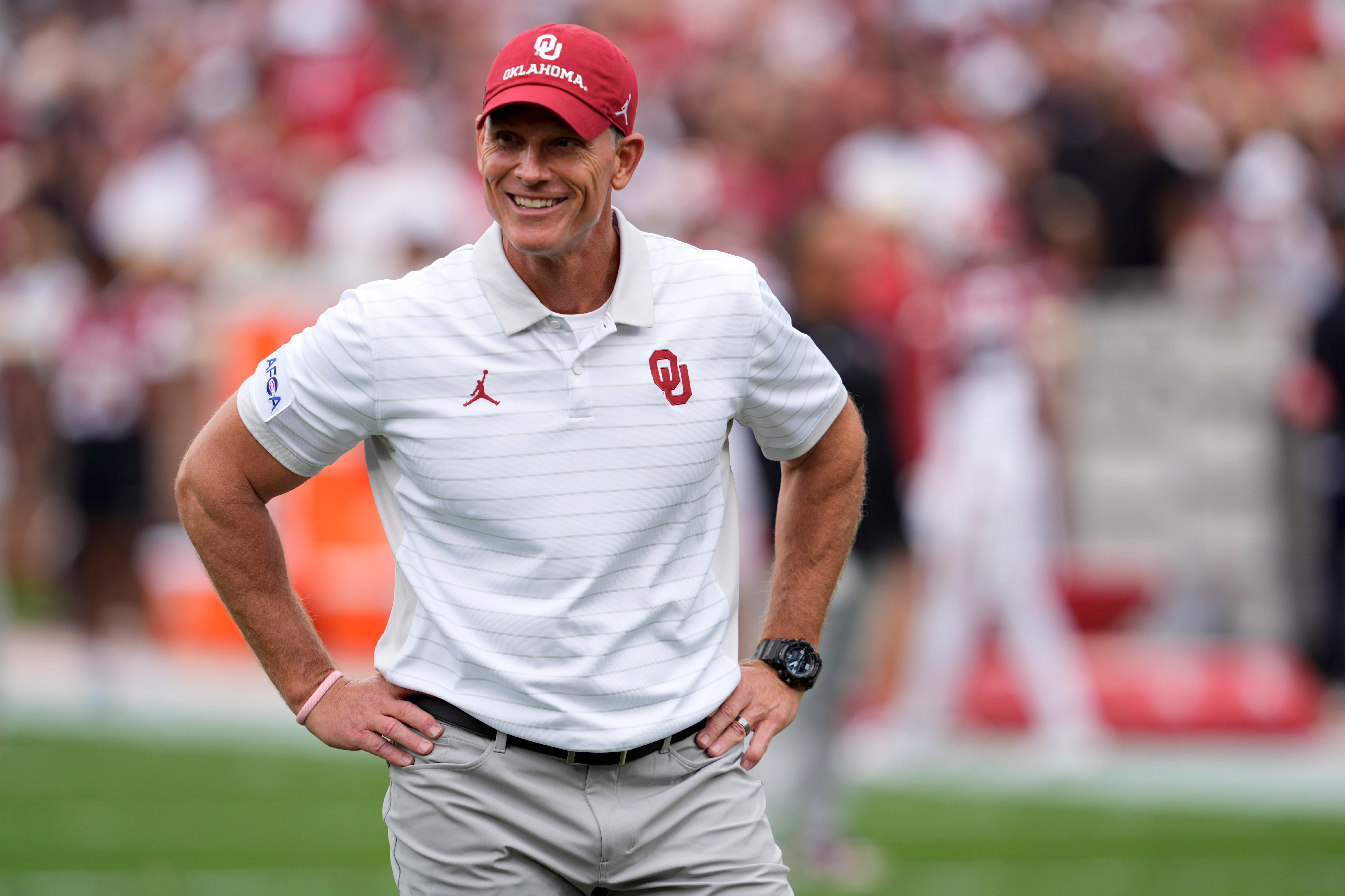 Oklahoma Sooners head coach Brent Venables