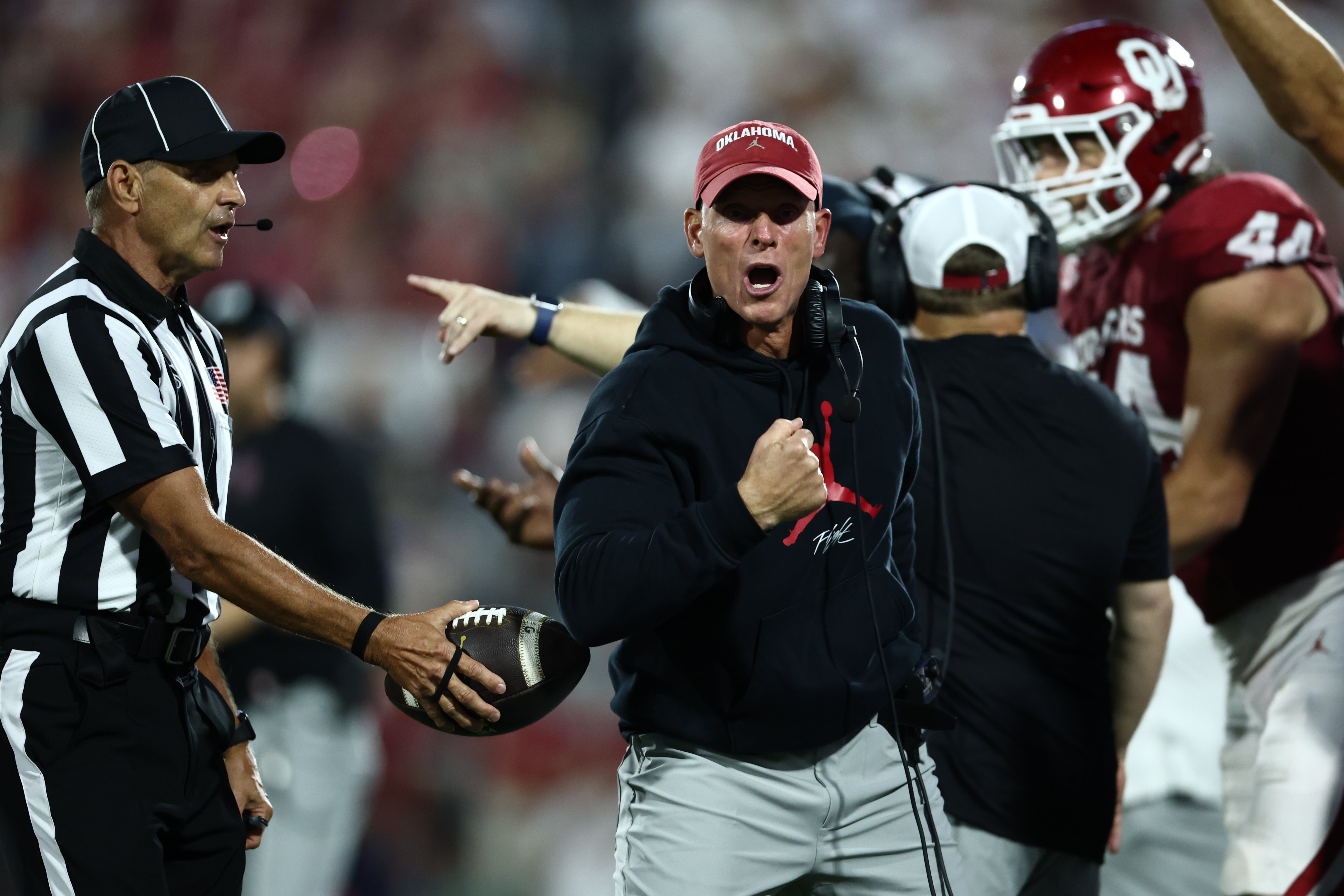 Oklahoma Sooners head coach Brent venables
