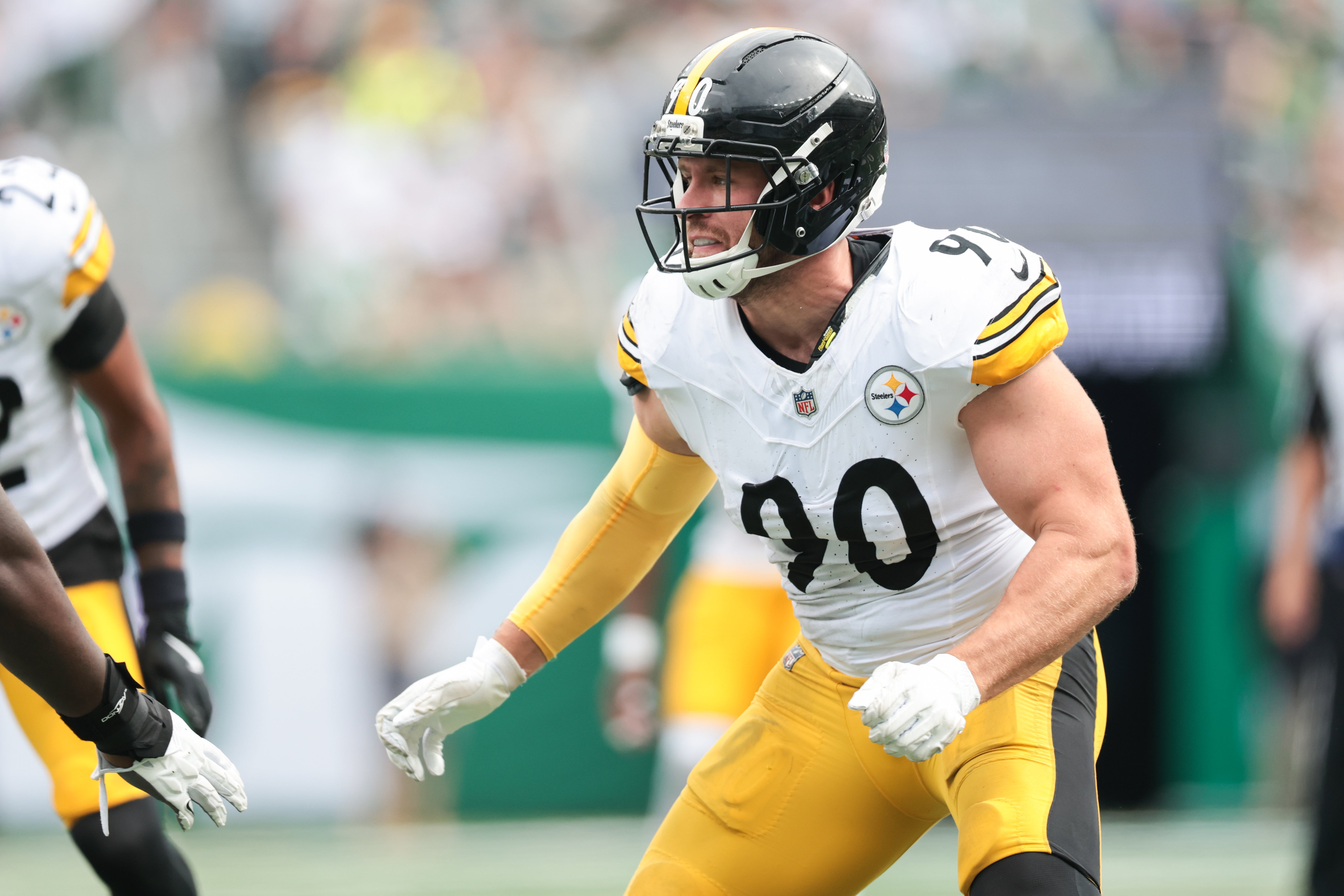 Sep 7, 2025; East Rutherford, New Jersey, USA; Pittsburgh Steelers linebacker T.J. Watt (90) prepares for the play during the second half against the New York Jets at MetLife Stadium.