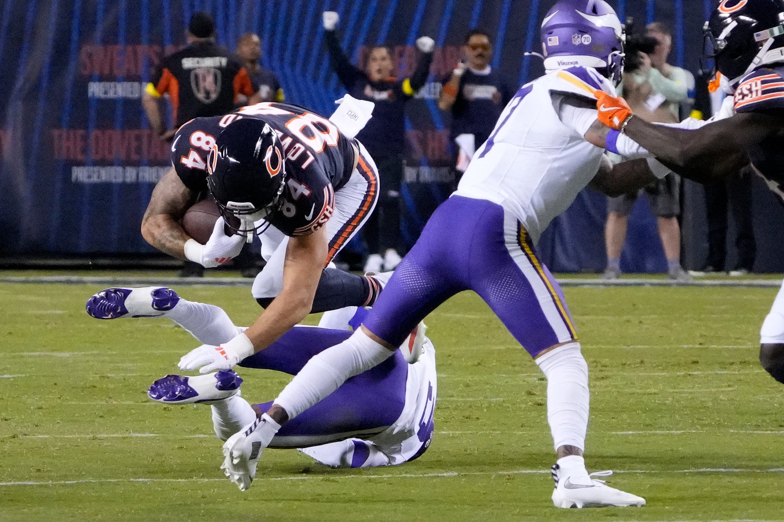Sep 8, 2025; Chicago, Illinois, USA; Chicago Bears tight end Colston Loveland (84) makes a catch against the Minnesota Vikings during the first half at Soldier Field.