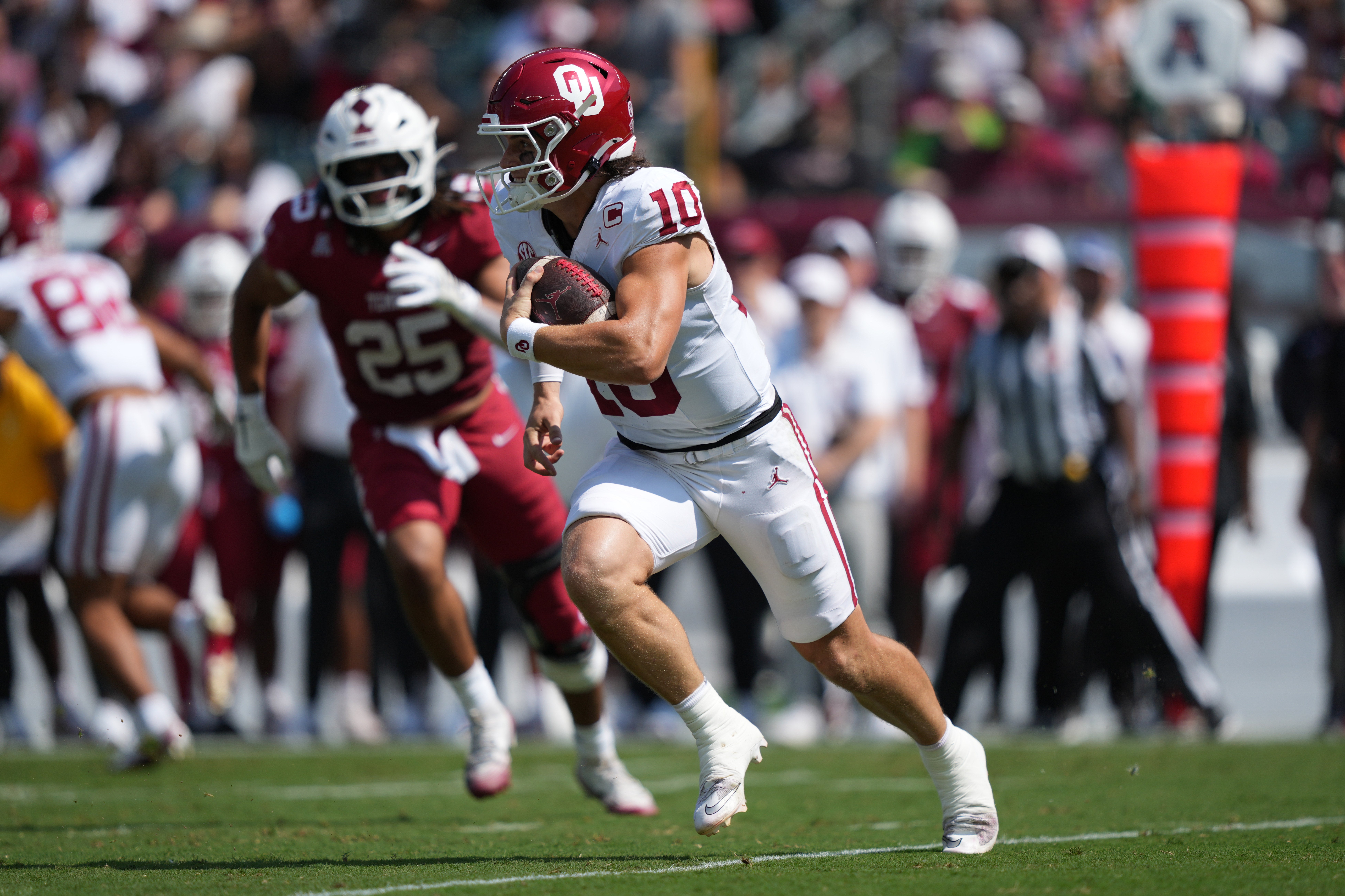 Oklahoma Sooners quarterback John Mateer
