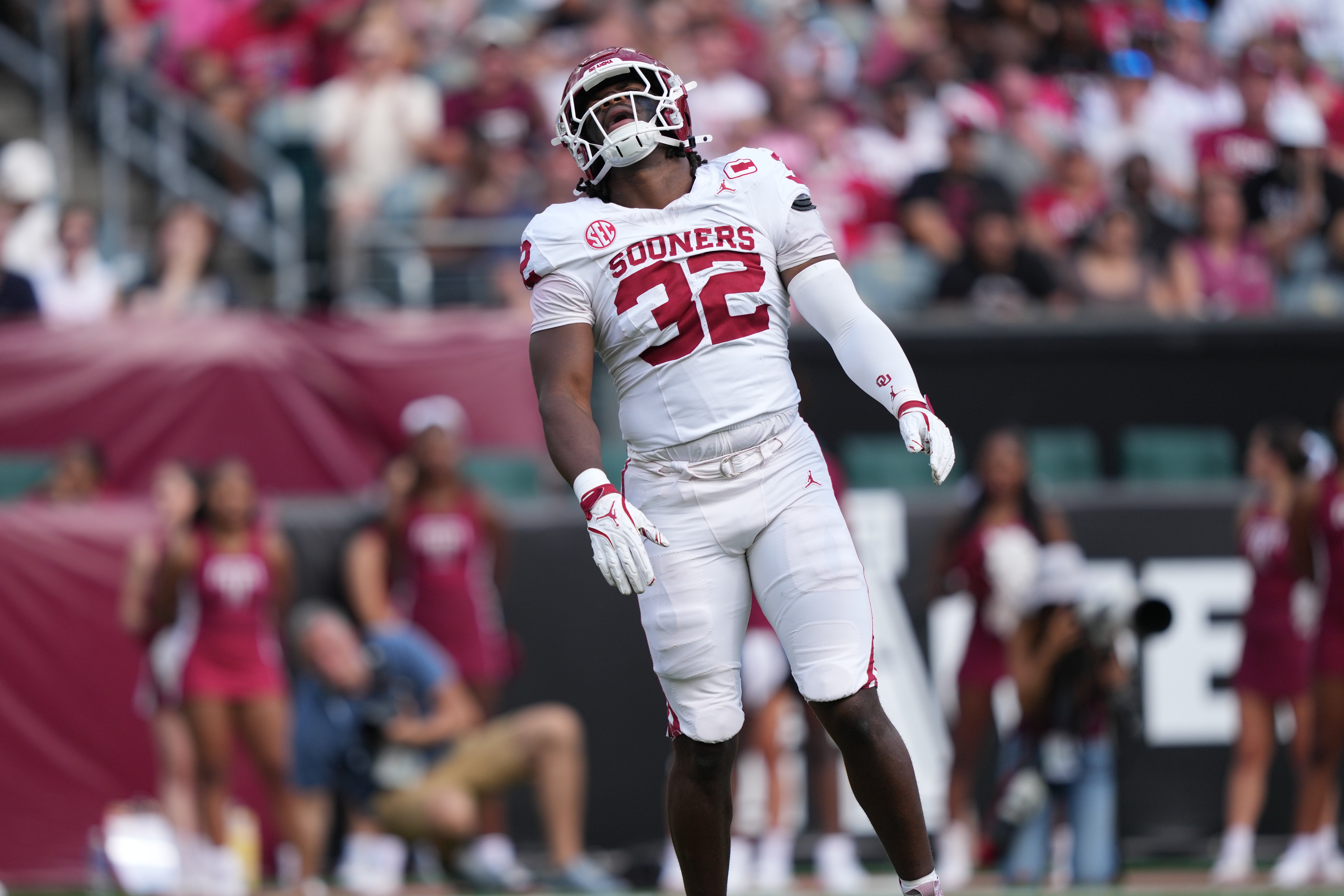 Sep 13, 2025; Philadelphia, Pennsylvania, USA; Oklahoma Sooners defensive lineman R Mason Thomas (32) reacts after receiving a personal foul against the Temple Owls in the second half at Lincoln Financial Field.