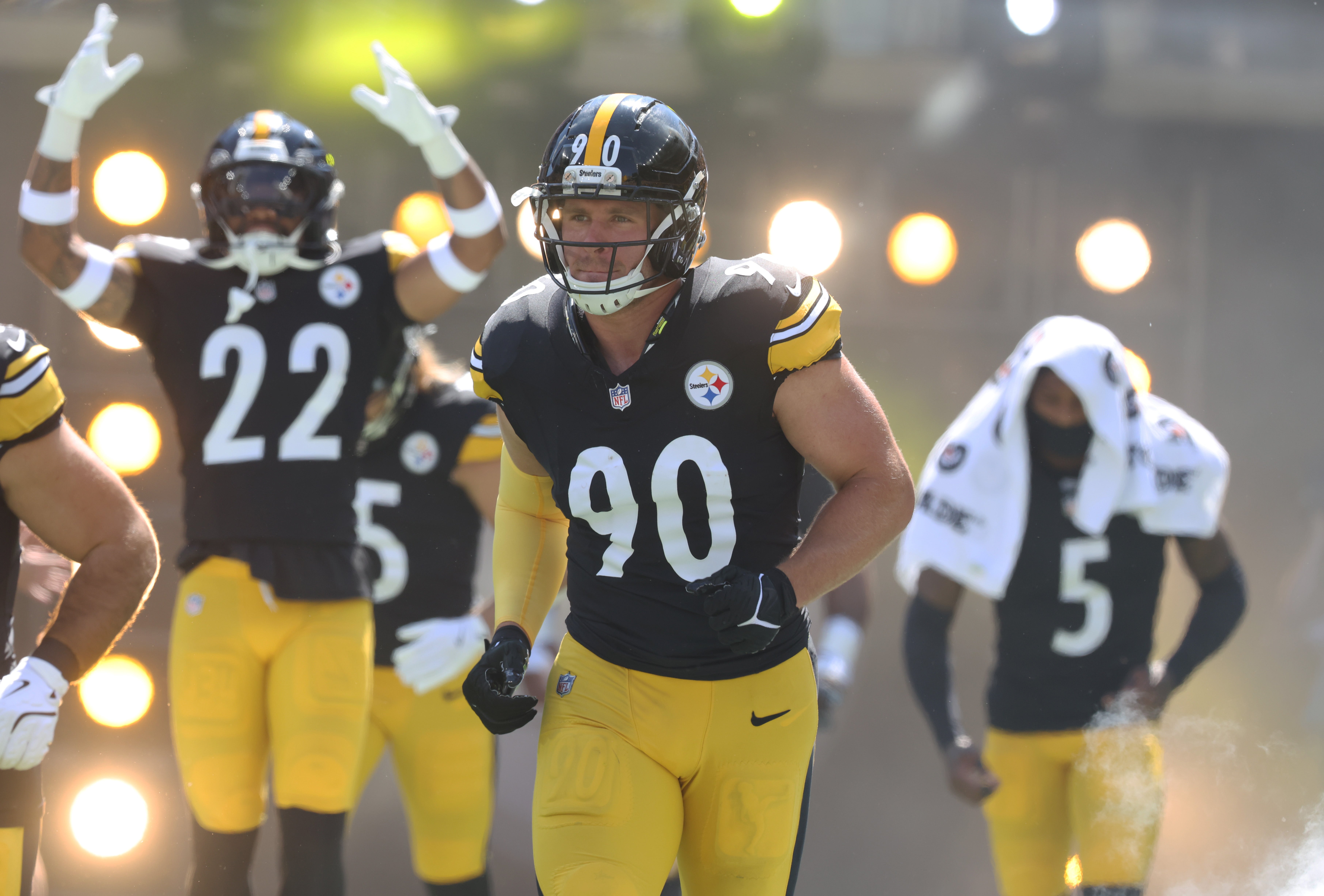 Sep 14, 2025; Pittsburgh, Pennsylvania, USA; Pittsburgh Steelers linebacker T.J. Watt (90) takes the field against the Seattle Seahawks at Acrisure Stadium.