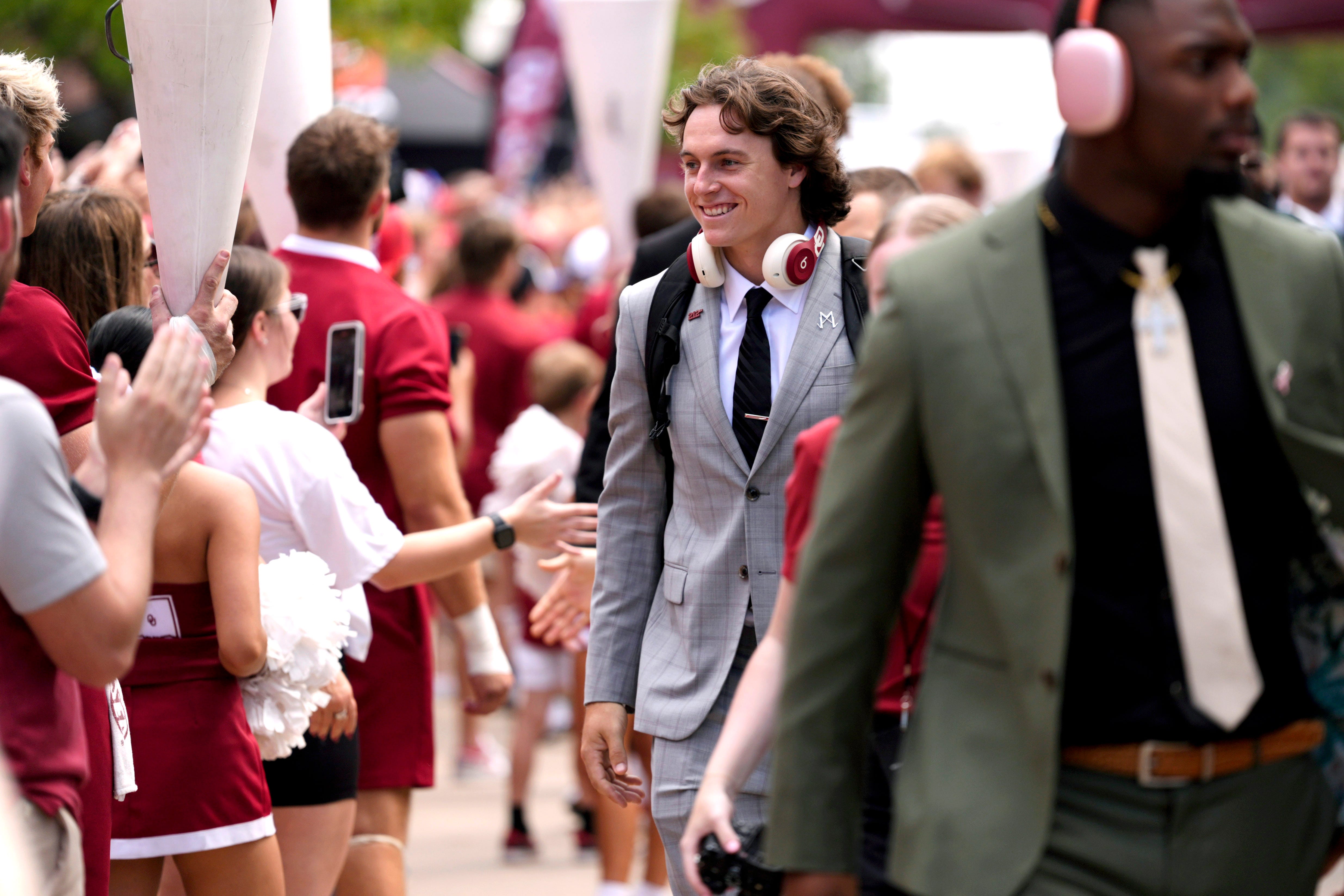 Oklahoma Sooners quarterback John Mateer injury