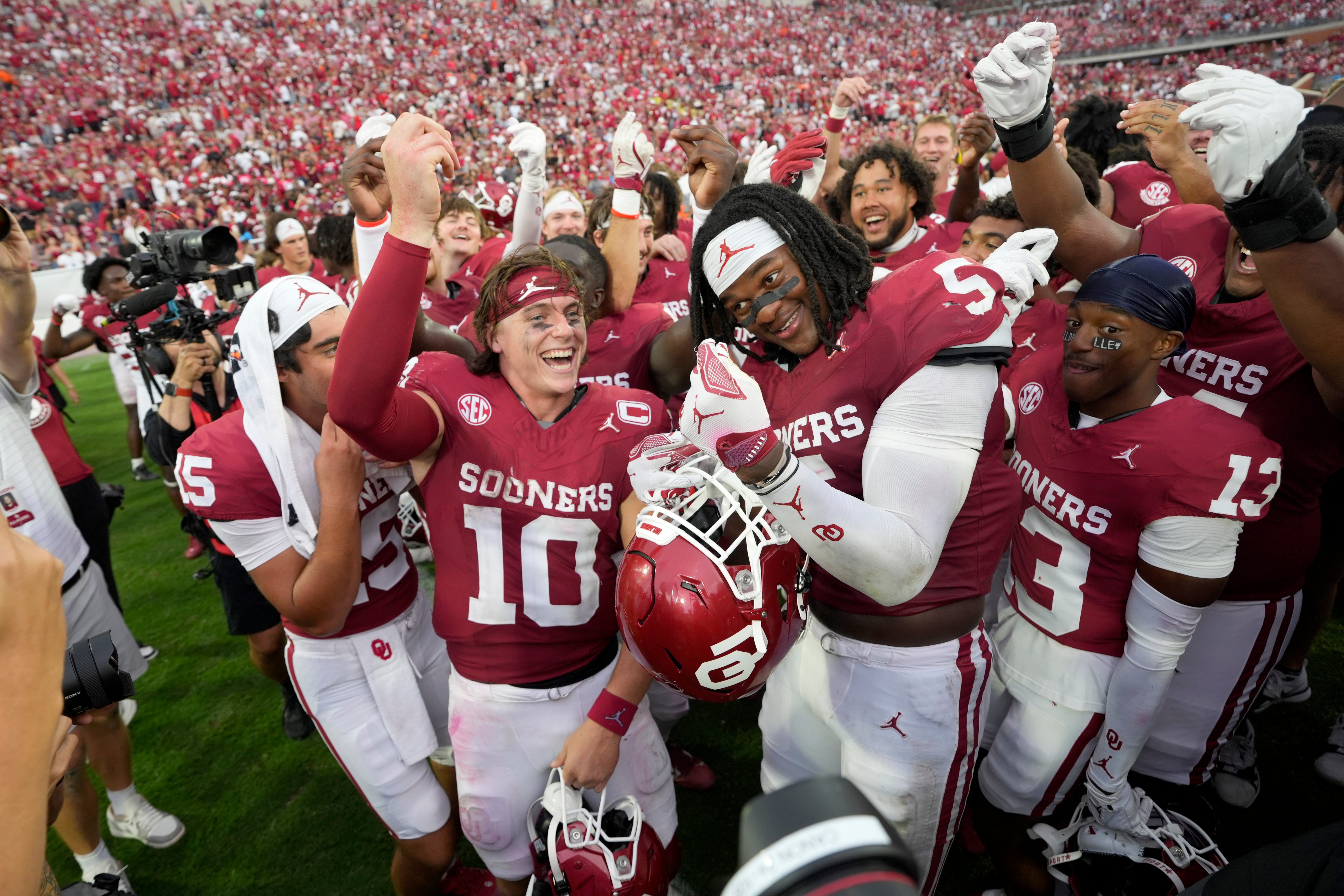 Oklahoma Sooners quarterback John Mateer