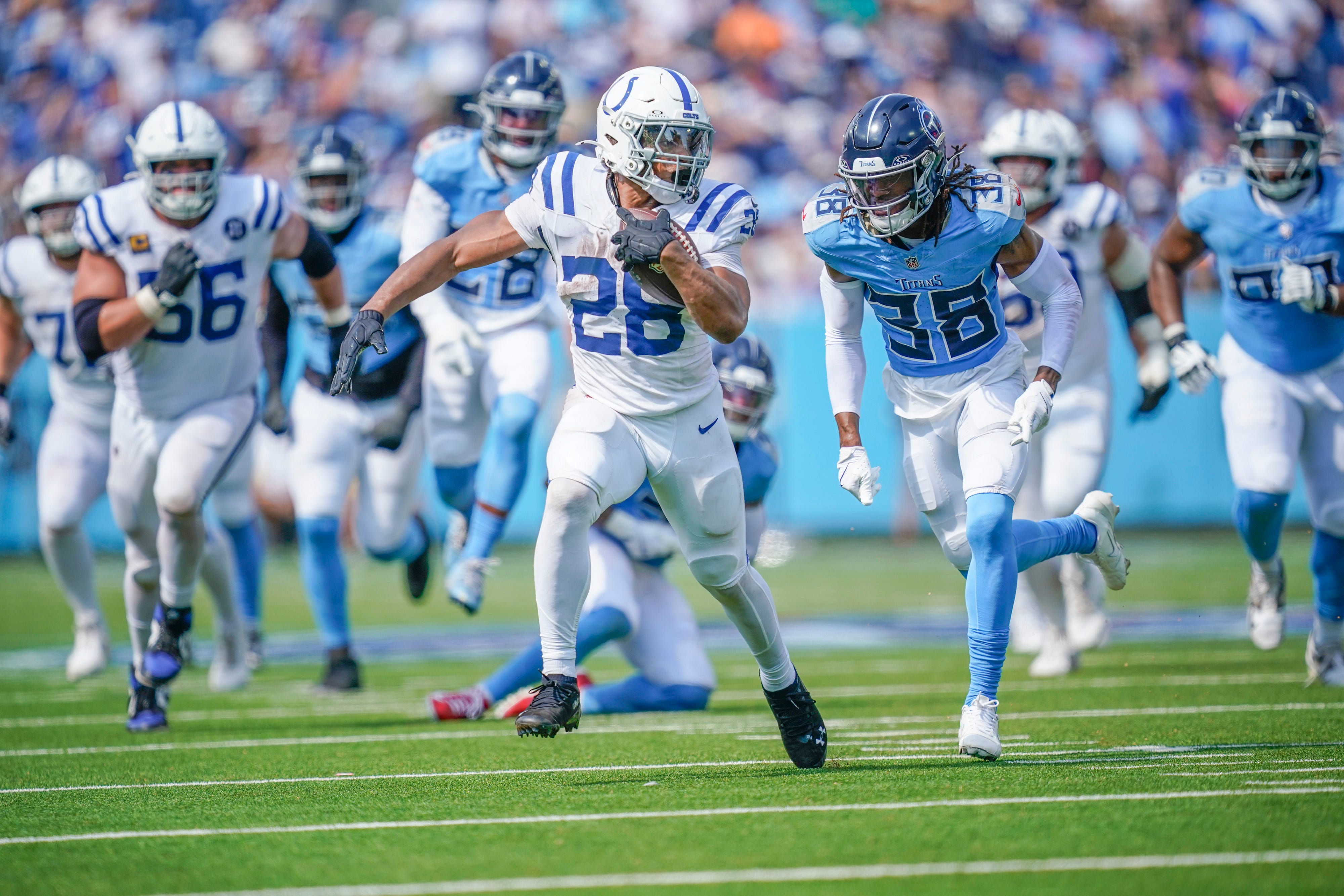 Colts RB Jonathan Taylor breaks off a long run vs. the Titans
