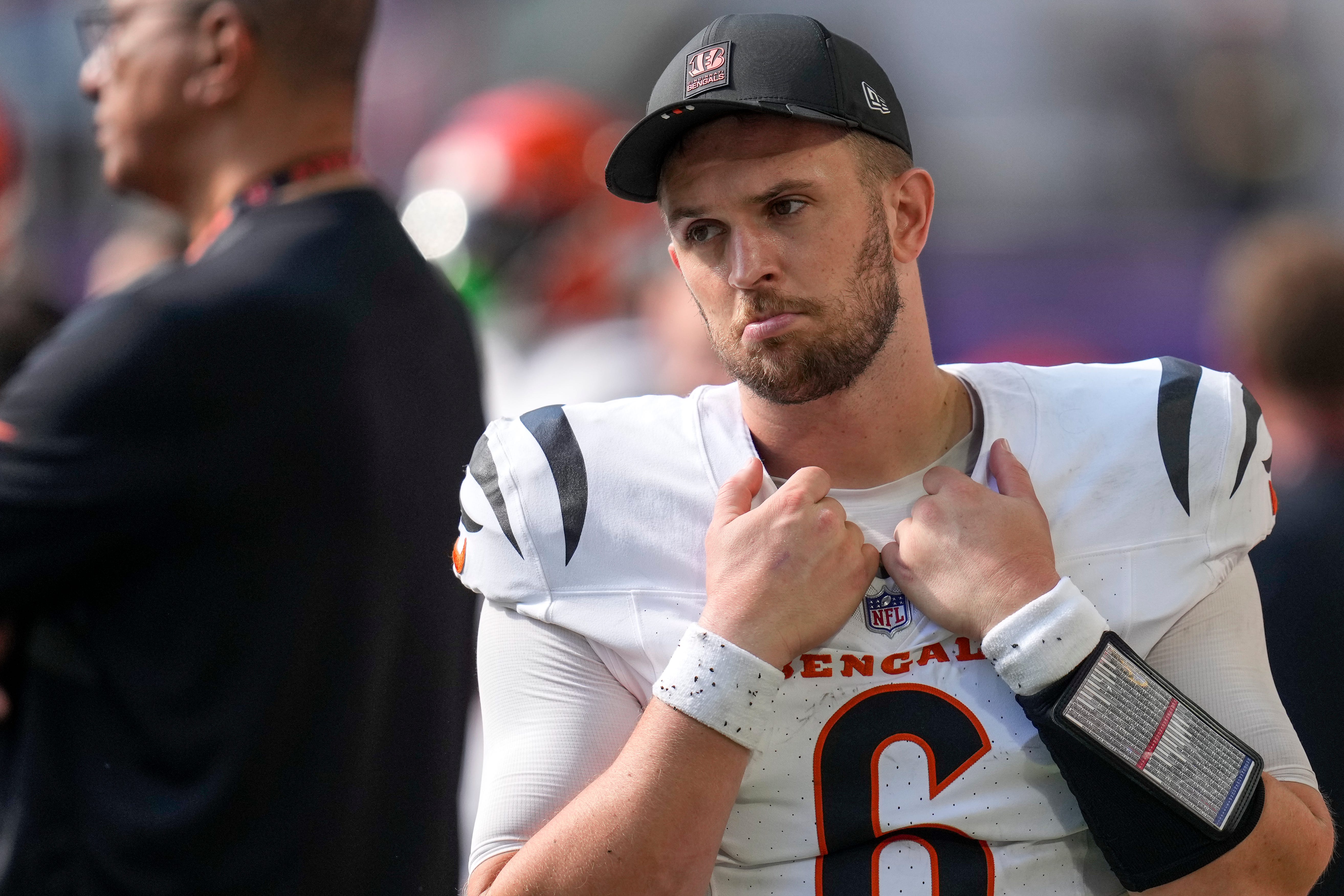 Cincinnati Bengals quarterback Jake Browning (6) walks the sideline in the fourth quarter of the NFL Week 3 game between the Minnesota Vikings and the Cincinnati Bengals at U.S. Bank Stadium in Minneapolis on Sunday, Sept. 21, 2025. The Vikings won, 48-10.