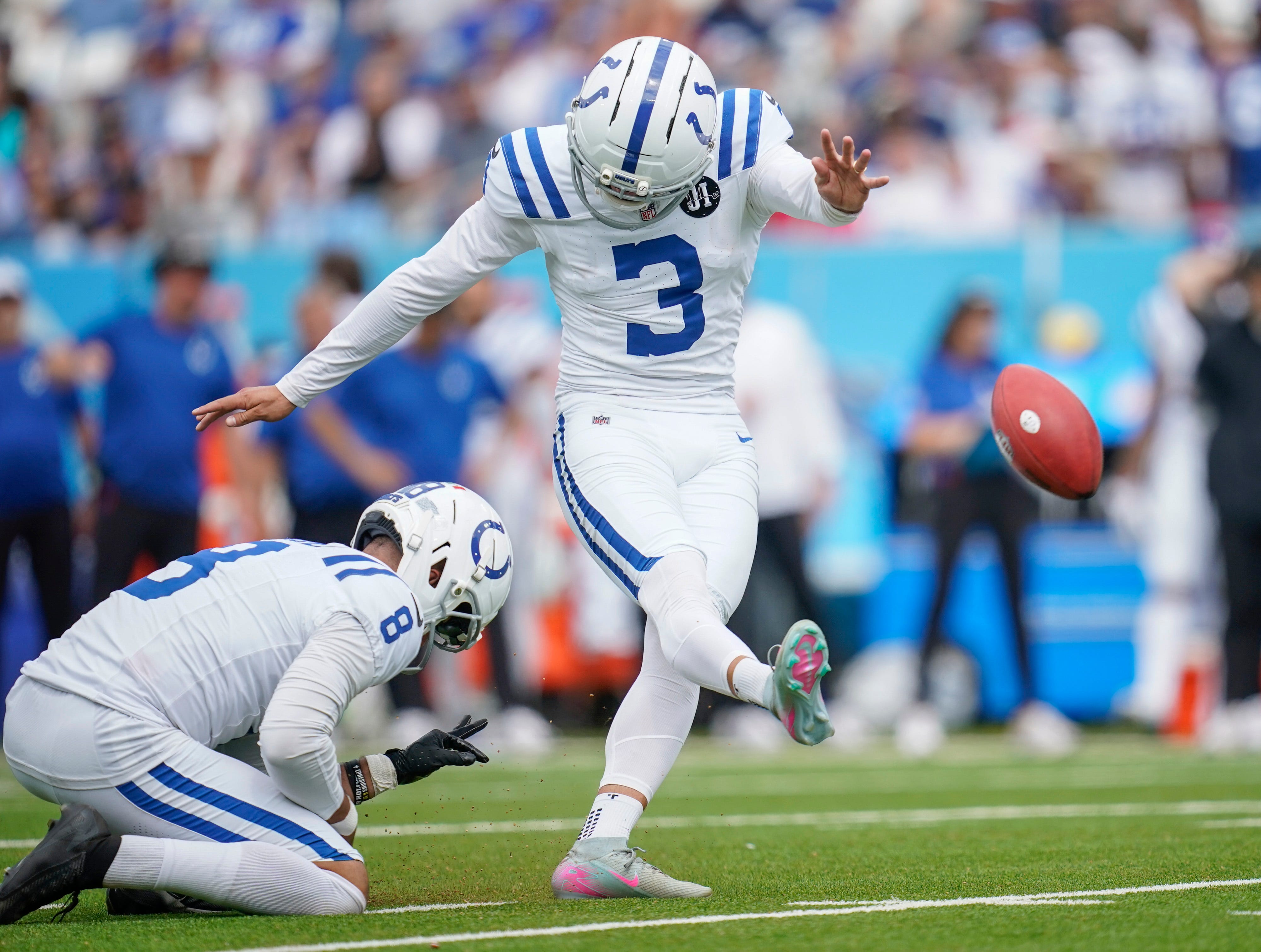 Colts kicker Spencer Shrader attempts a field goal