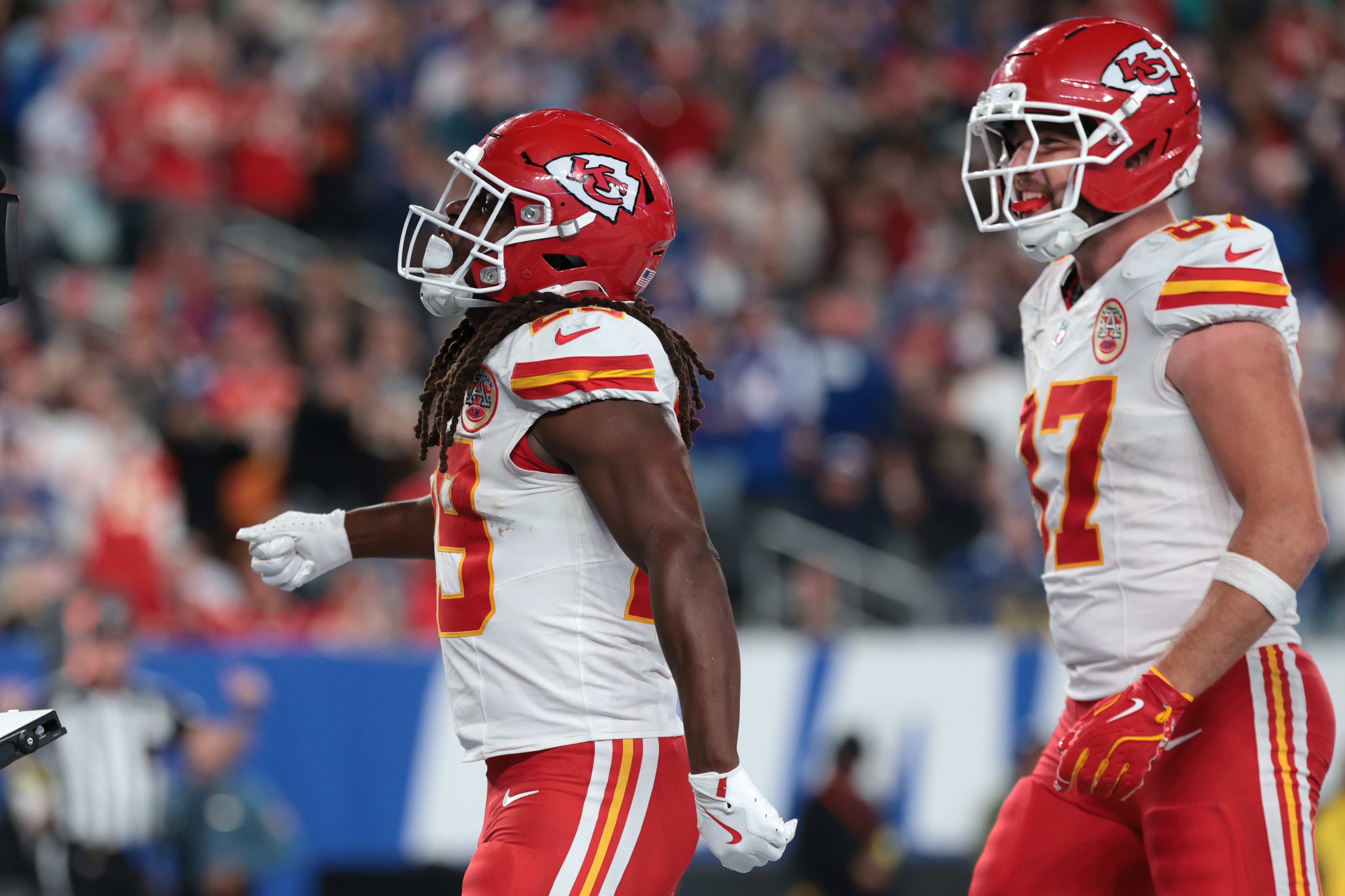 Kansas City Chiefs running back Kareem Hunt (29) celebrates with tight end Travis Kelce (87) after scoring a touchdown against the New York Giants