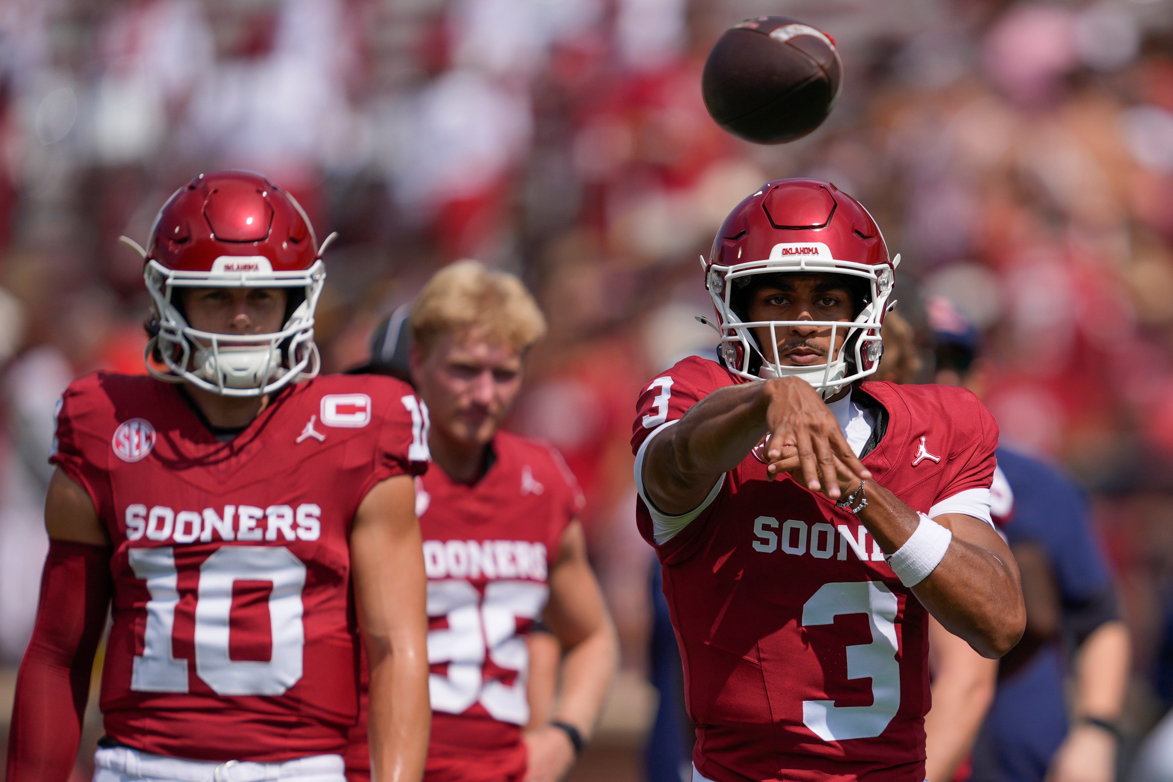 Oklahoma Sooners quarterback Michael Hawkins John Mateer