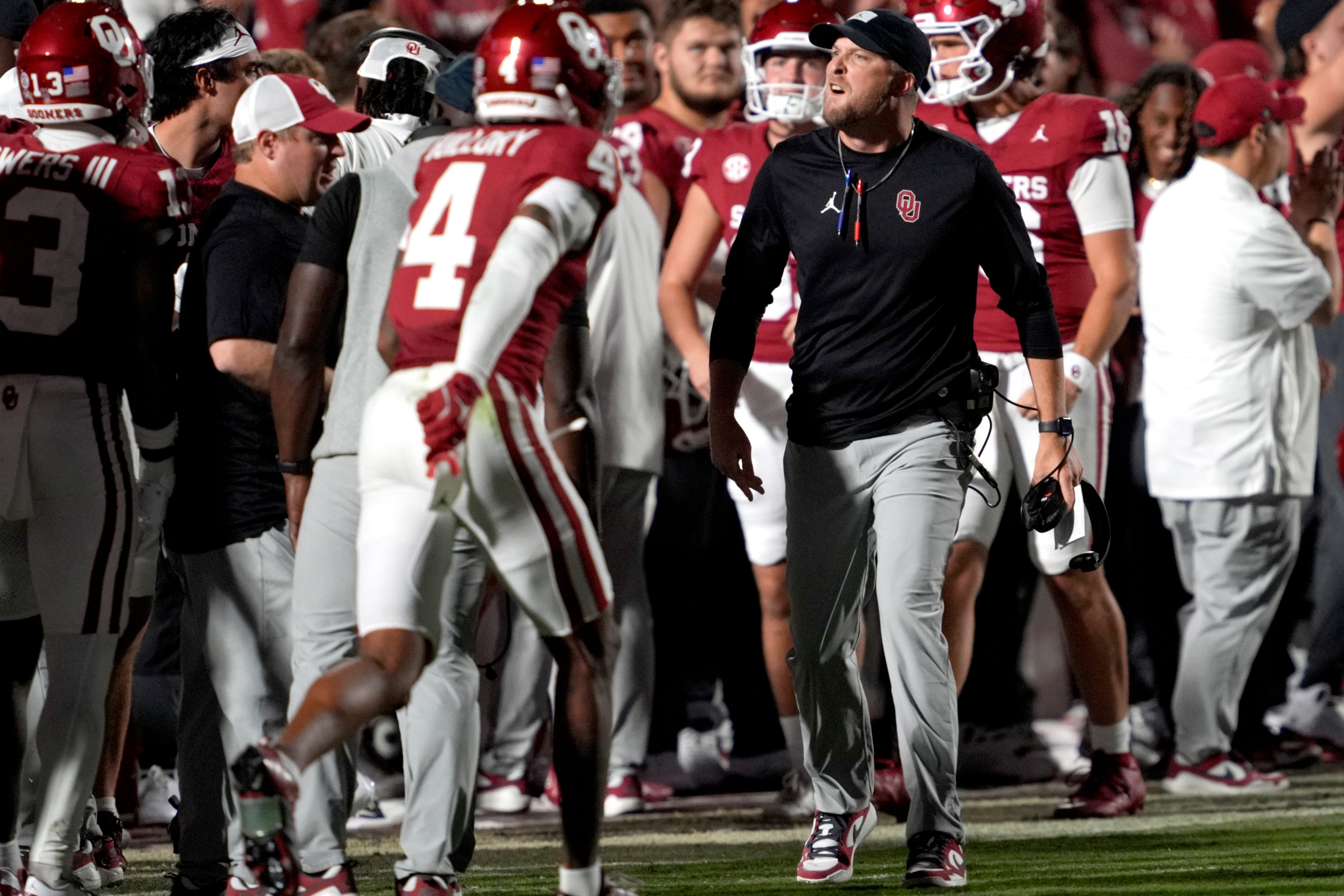 Oklahoma Sooners offensive coordinator Ben Arbuckle