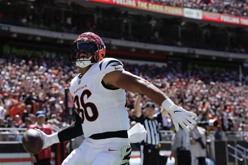 Cincinnati Bengals tight end Noah Fant scored his first touchdown against the Cleveland Browns.
