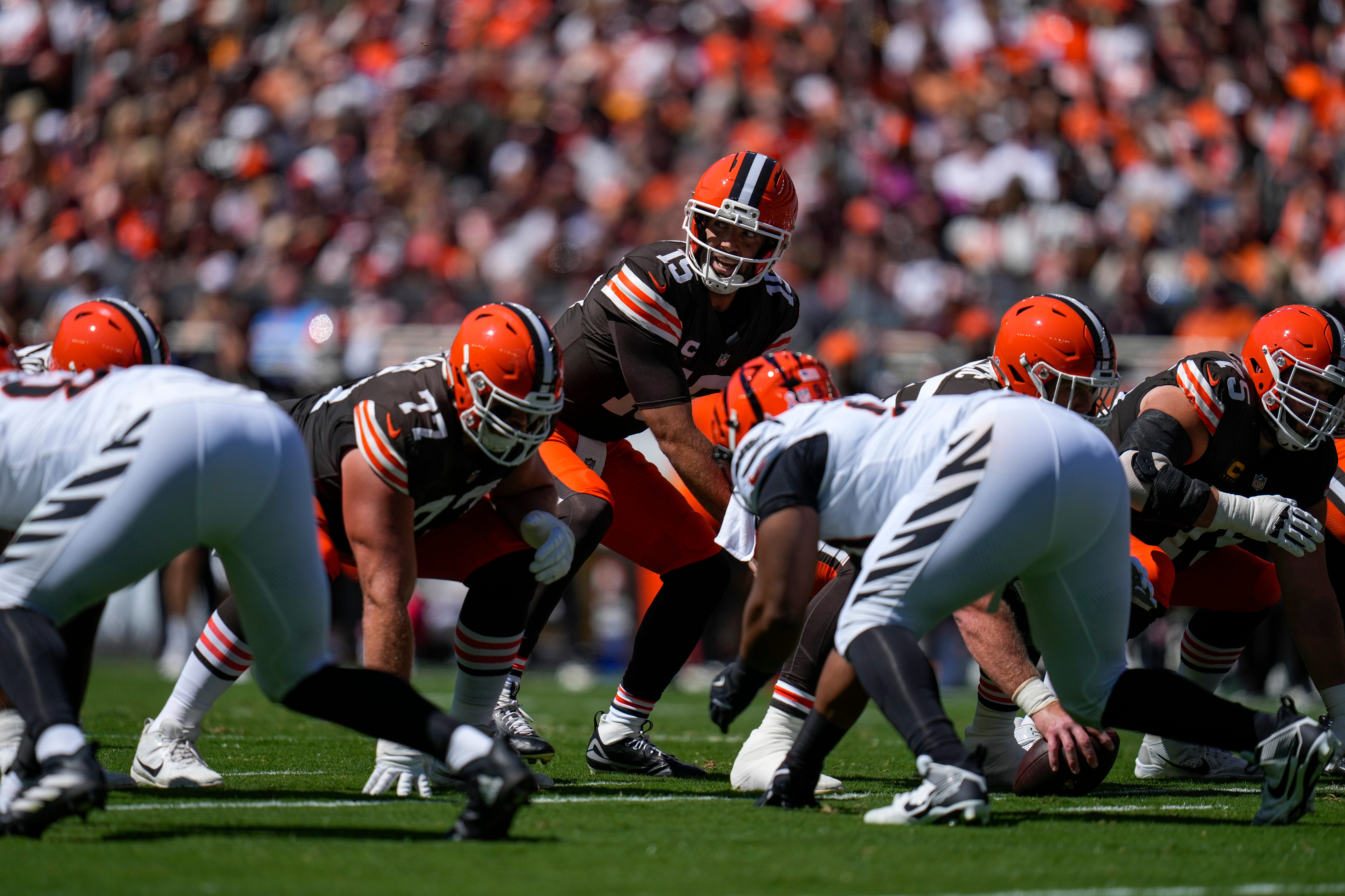 Cleveland Browns quarterback Joe Flacco (15) stands under center in the first quarter of the NFL Week 1 game between the Cleveland Browns and the Cincinnati Bengals at Huntington Bank Field in Cleveland on Sunday, Sept. 7, 2025.