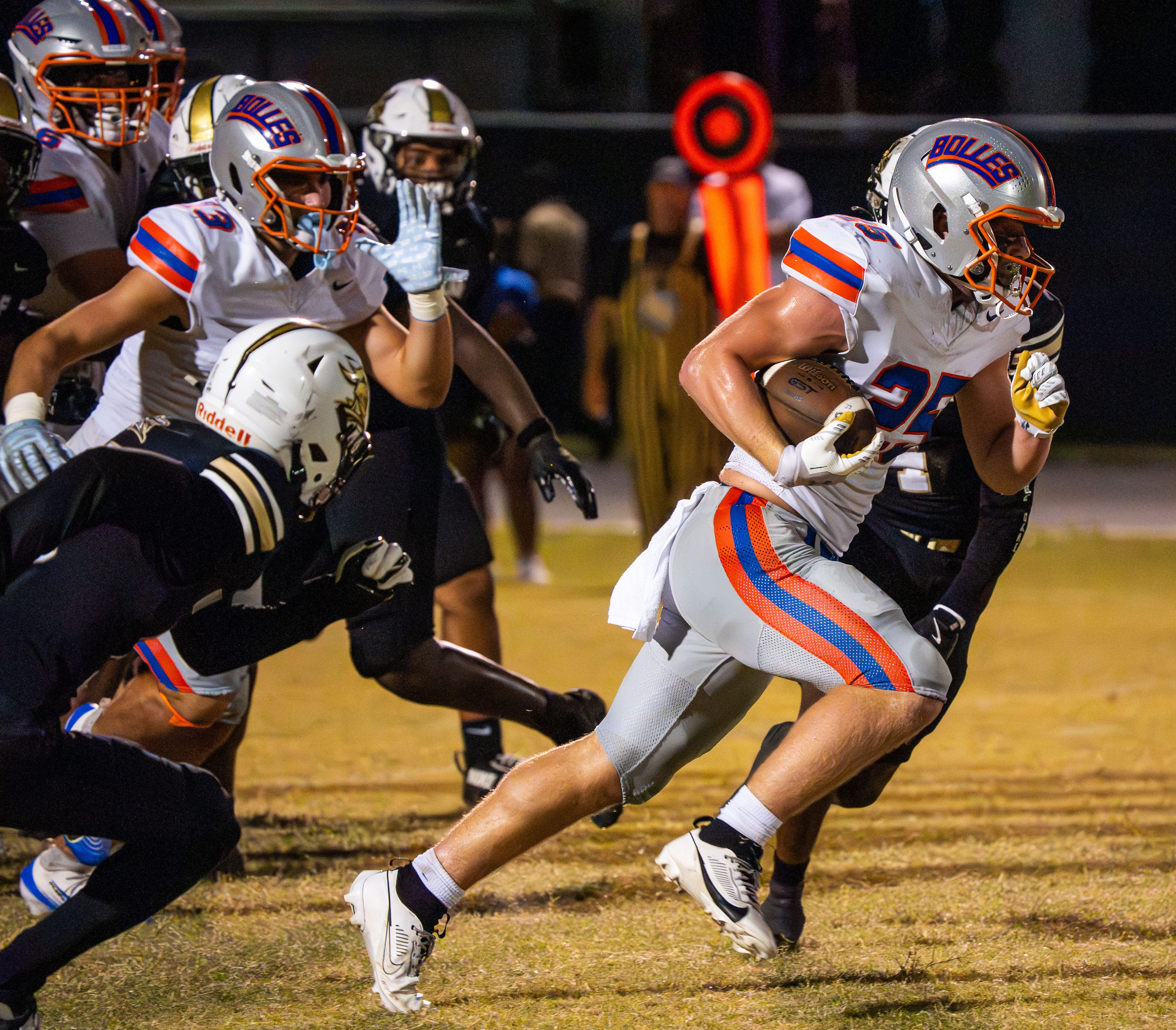 Bolles Bulldogs running back Xander Edwards (25) breaks a for a second quarter touchdown Friday September 19, 2025 at Oakleaf High School in Oakleaf Plantation, Florida. The Bolles Bulldogs are 3-1 while the Oakleaf Knights are 4-0. Bolles lead 21-6 at the half. [Doug Engle/Florida Times-Union]
