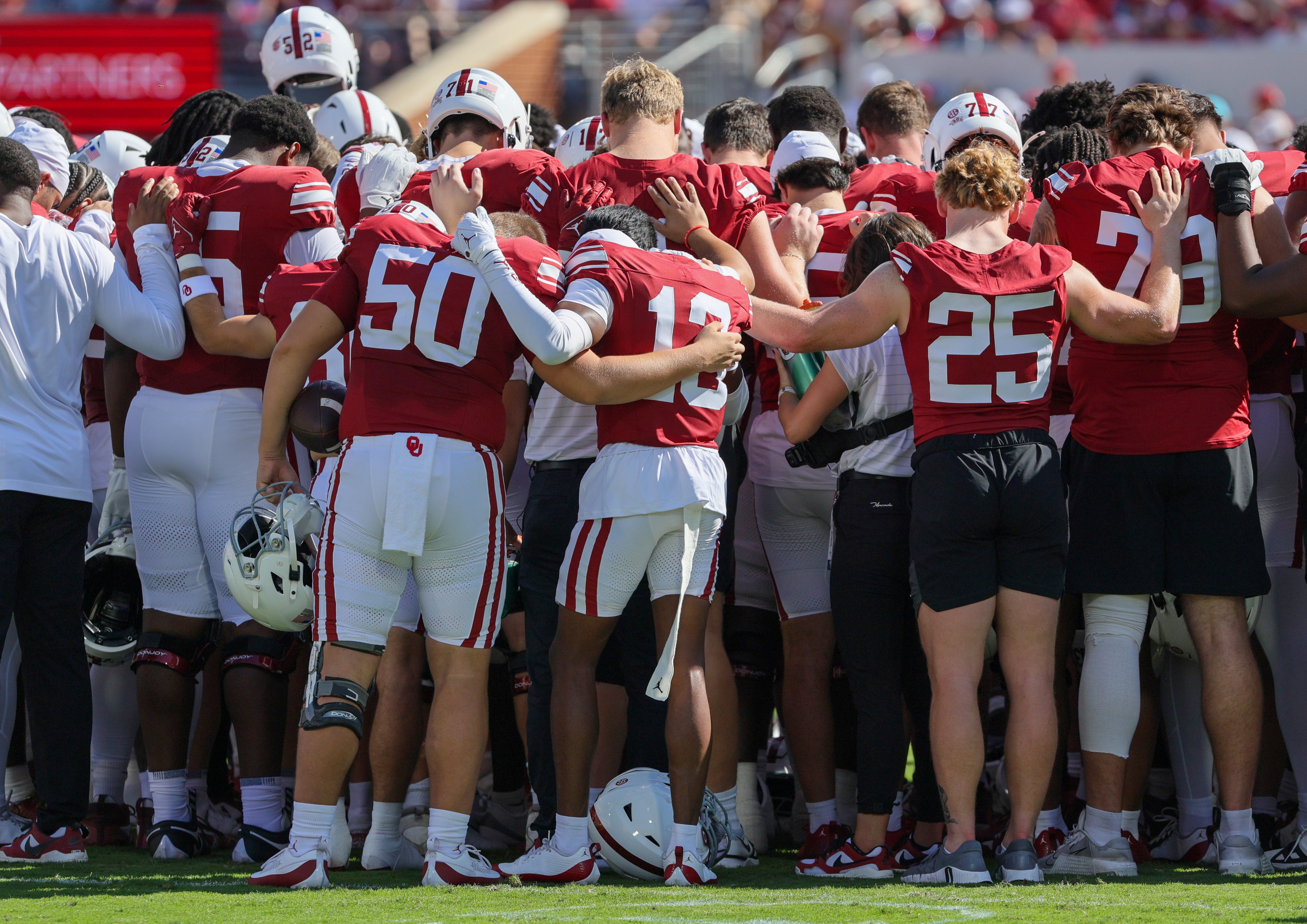 Oklahoma Sooners Keontez Lewis scary injury