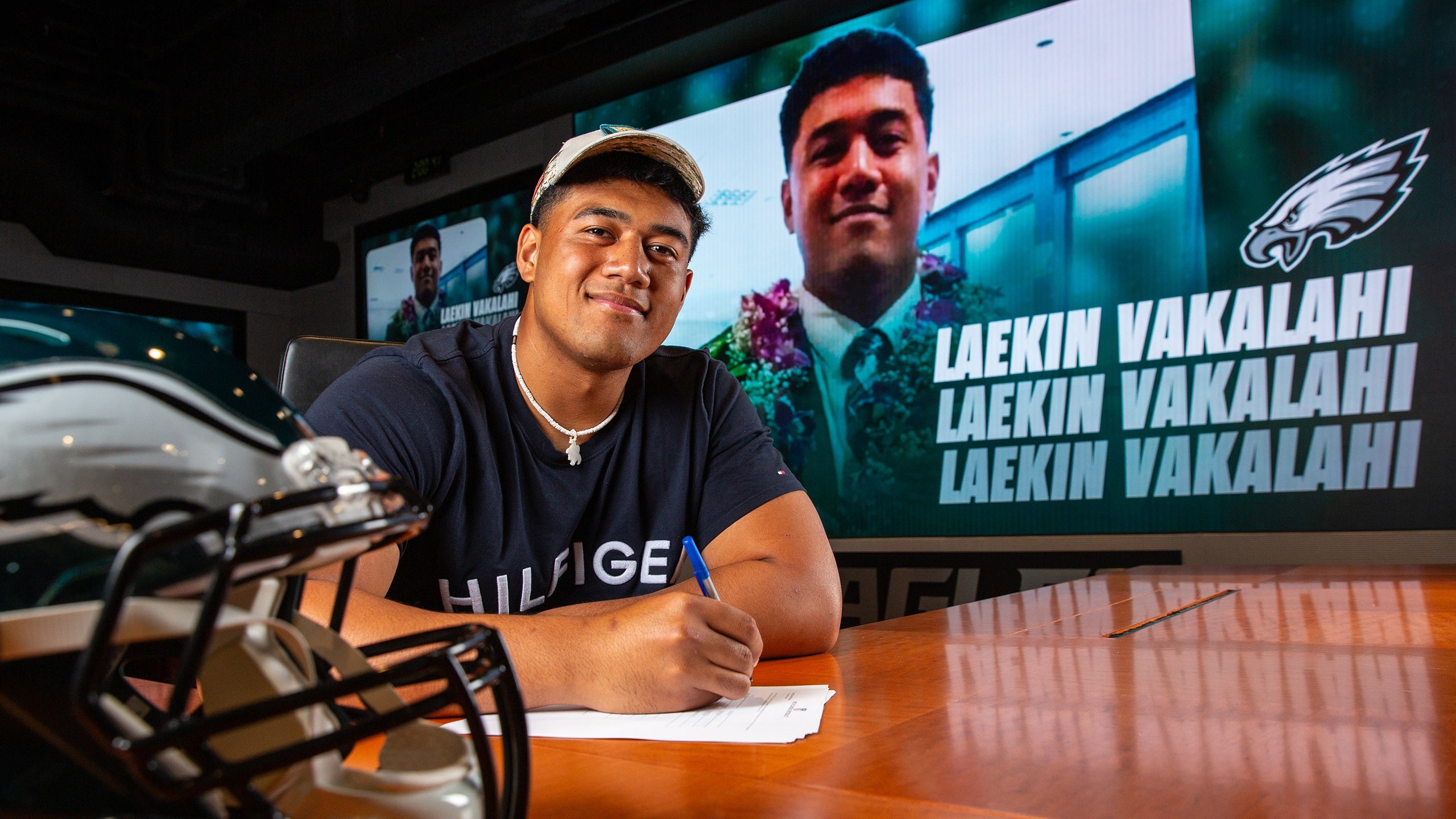 Laekin Vakalahi spent time and won a Super Bowl with the Eagles.