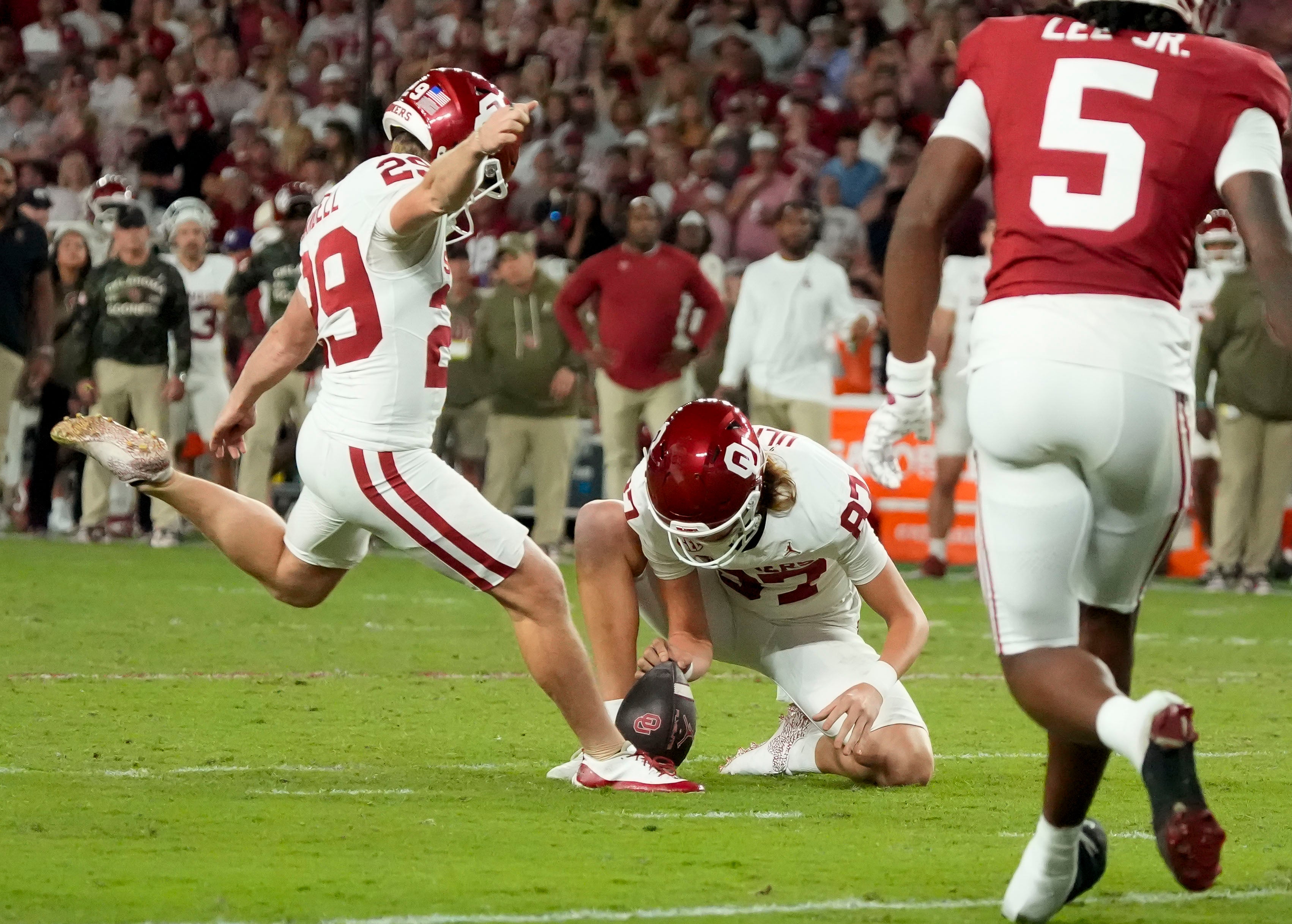 Oklahoma Sooners kicker Tate Sandell Alabama Crimson Tide