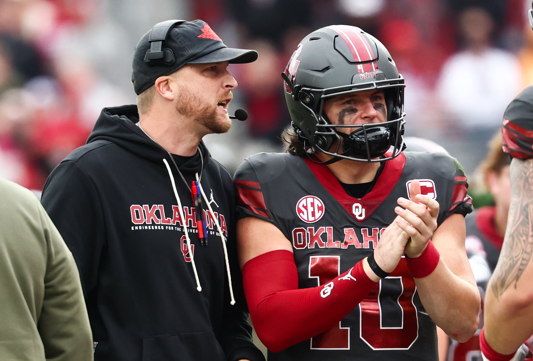 Oklahoma Sooners offensive coordinator Ben Arbuckle quarterback john Mateer