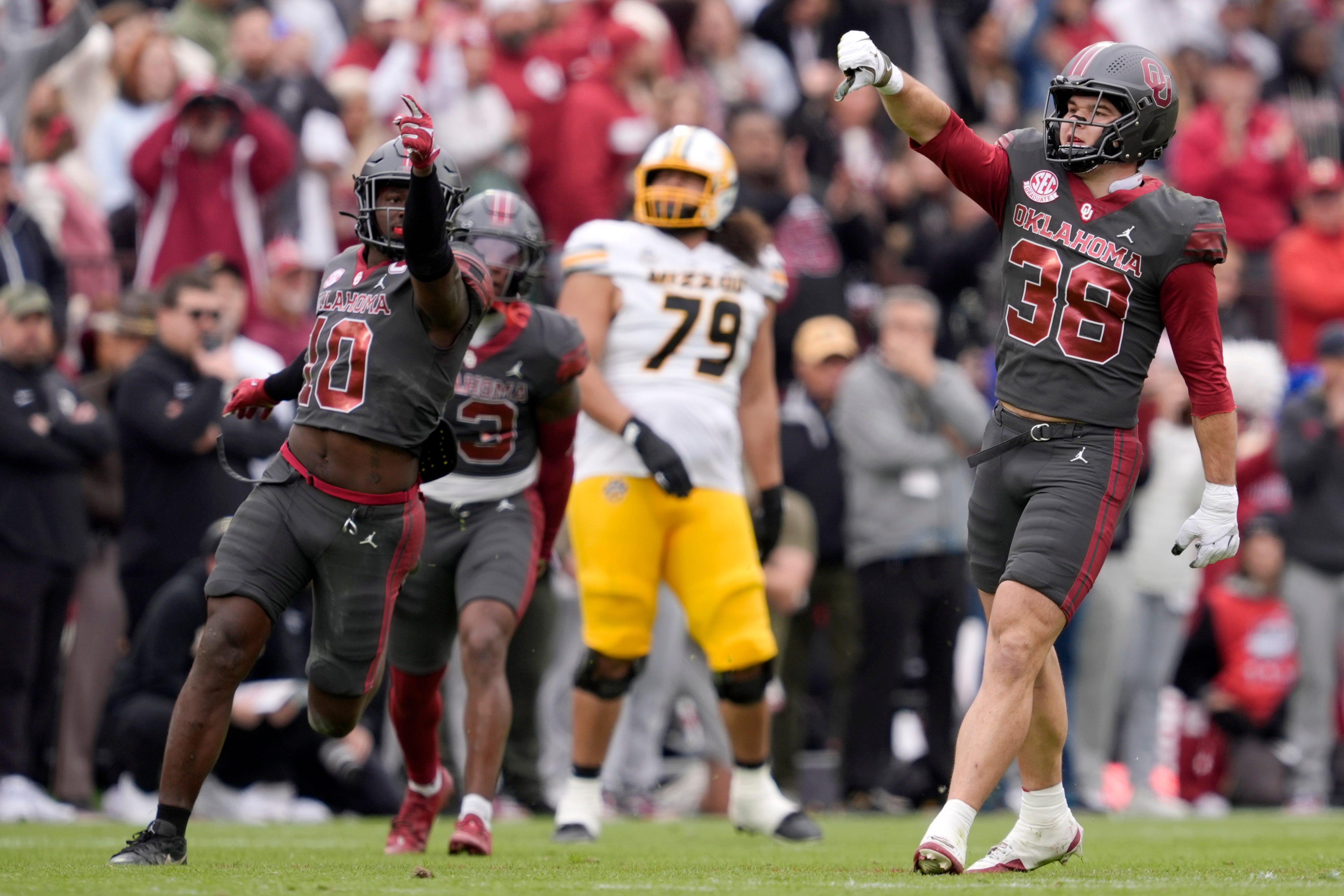 Oklahoma Sooners linebacker Owen Heinecke Missouri Tigers