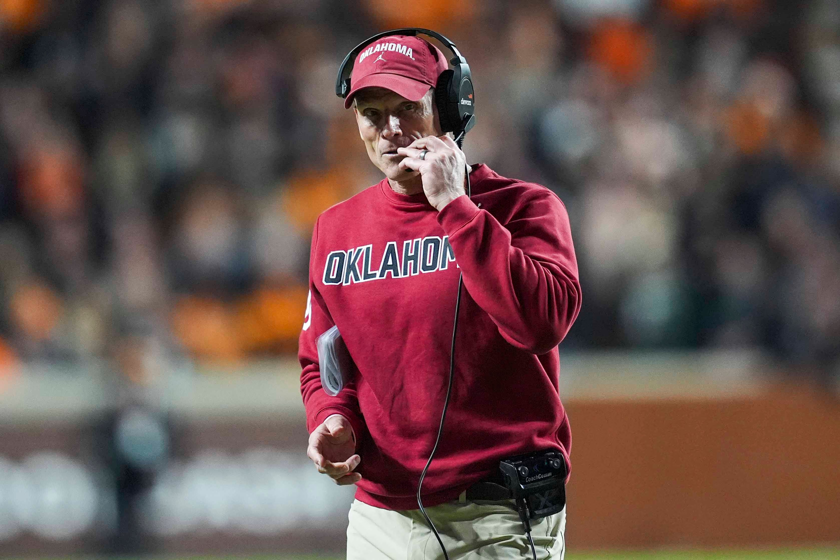 Oklahoma Sooners head coach Brent Venables