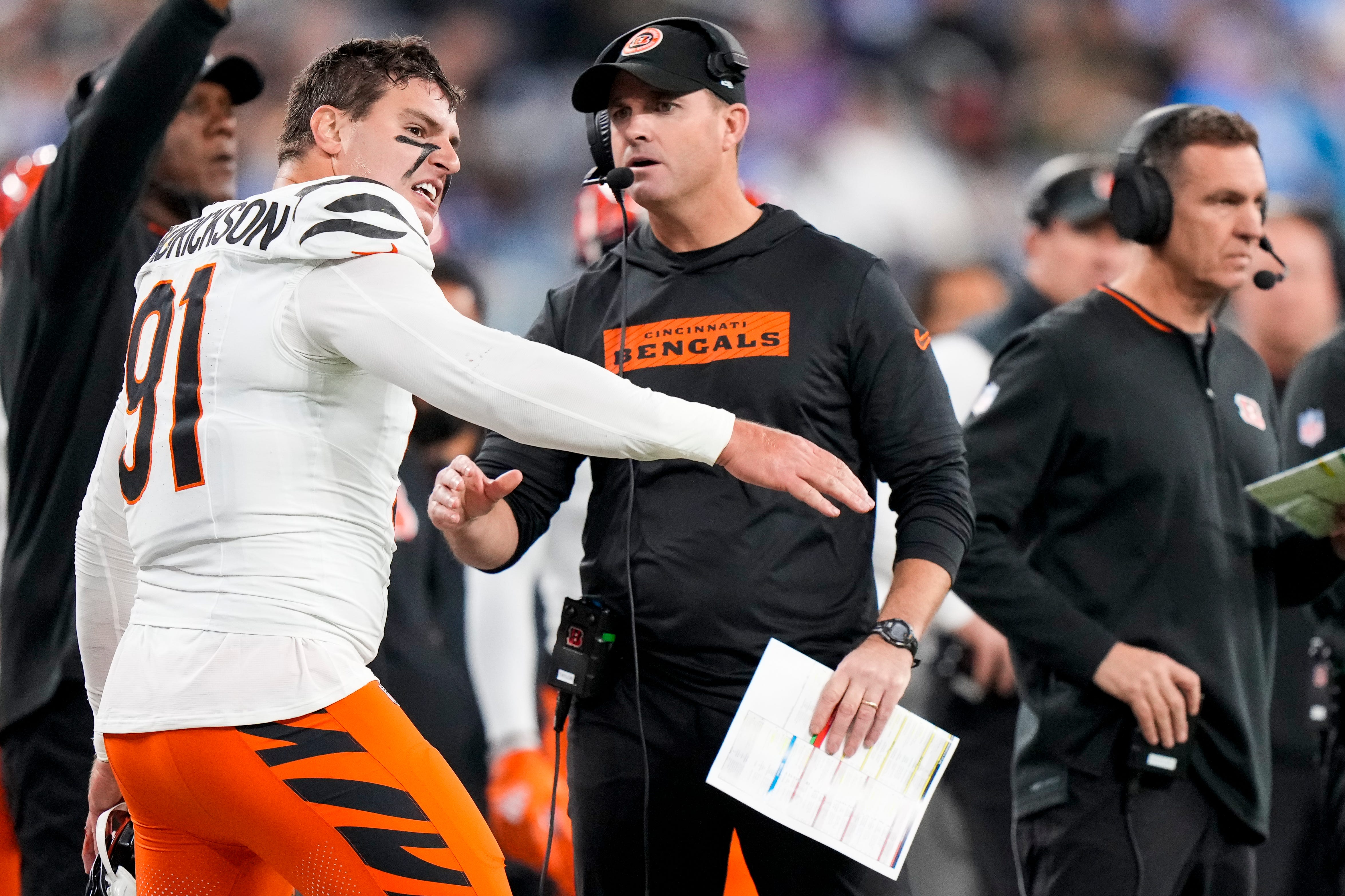 Cincinnati Bengals defensive end Trey Hendrickson (91) shouts at head coach Zac Taylor on the sideline after a play in the second quarter of the NFL Week 11 game between the Los Angeles Chargers and the Cincinnati Bengals at SoFi Stadium in Inglewood, Calif., on Sunday, Nov. 17, 2024. The Chargers led 24-6 at halftime.