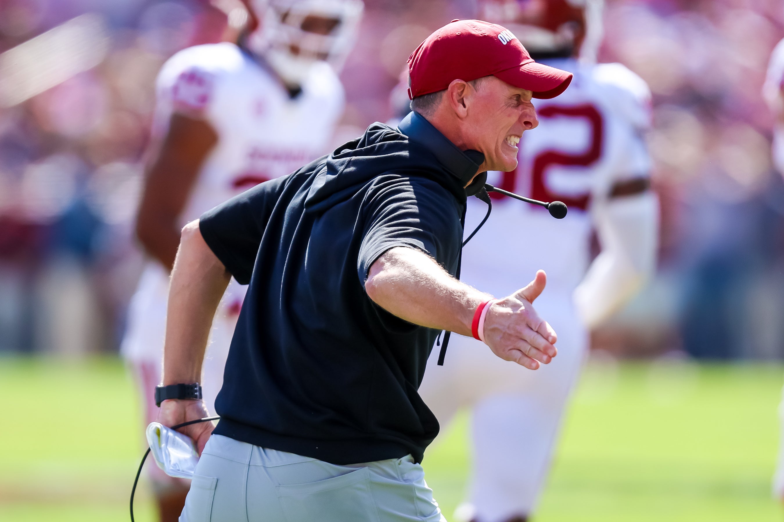 Oklahoma Sooners head coach Brent Venables