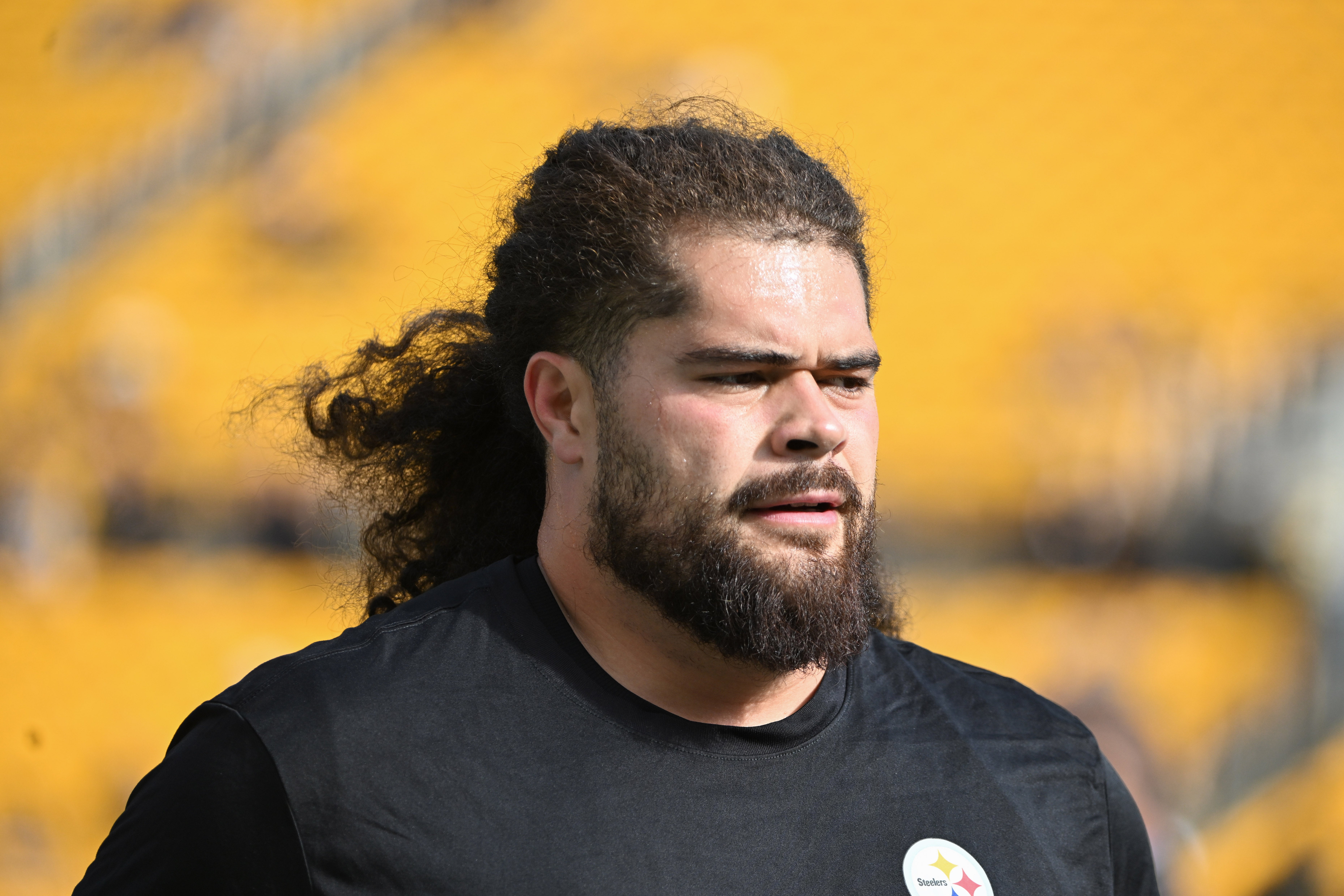 Nov 2, 2025; Pittsburgh, Pennsylvania, USA; Pittsburgh Steelers guard Isaac Seumalo warms up foe a game against the Indianapolis Colts.at Acrisure Stadium.