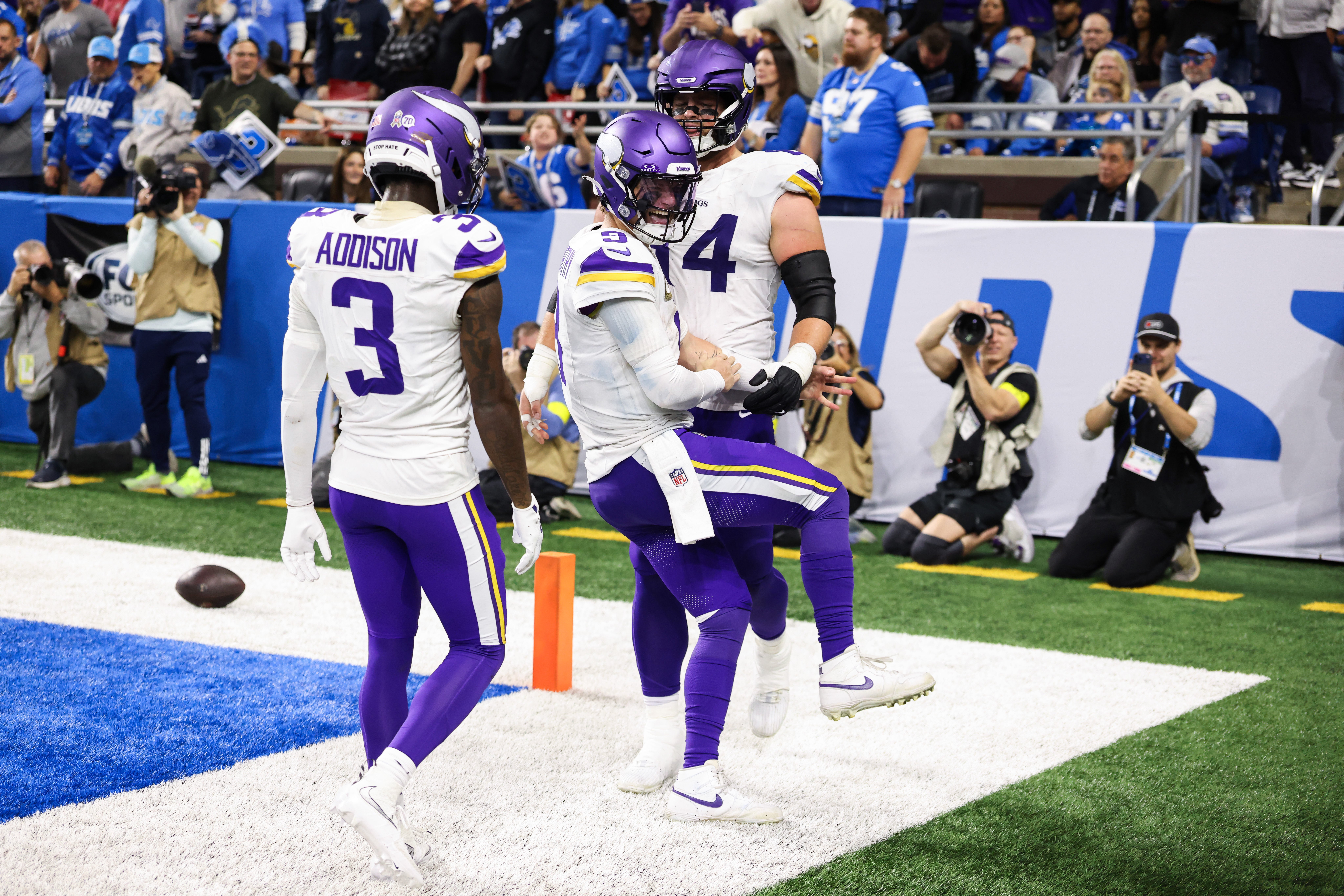 Nov 2, 2025; Detroit, Michigan, USA; Minnesota Vikings quarterback J.J. McCarthy (9) runs the ball for a touchdown in the third quarter against the Detroit Lions at Ford Field.