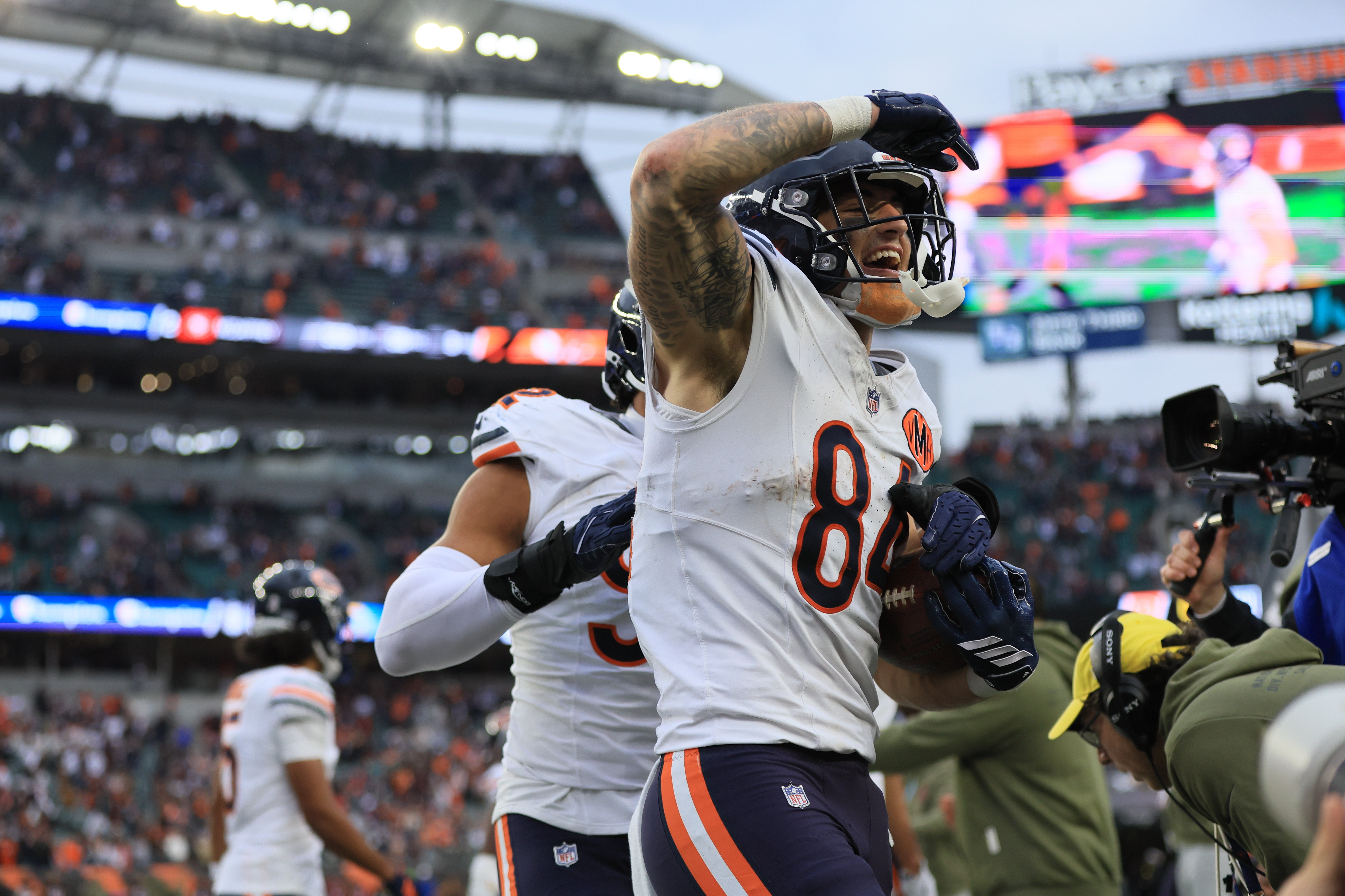 Nov 2, 2025; Cincinnati, Ohio, USA; Chicago Bears tight end Colston Loveland (84) celebrates after scoring a touchdown against the Cincinnati Bengals during the fourth quarter at Paycor Stadium.
