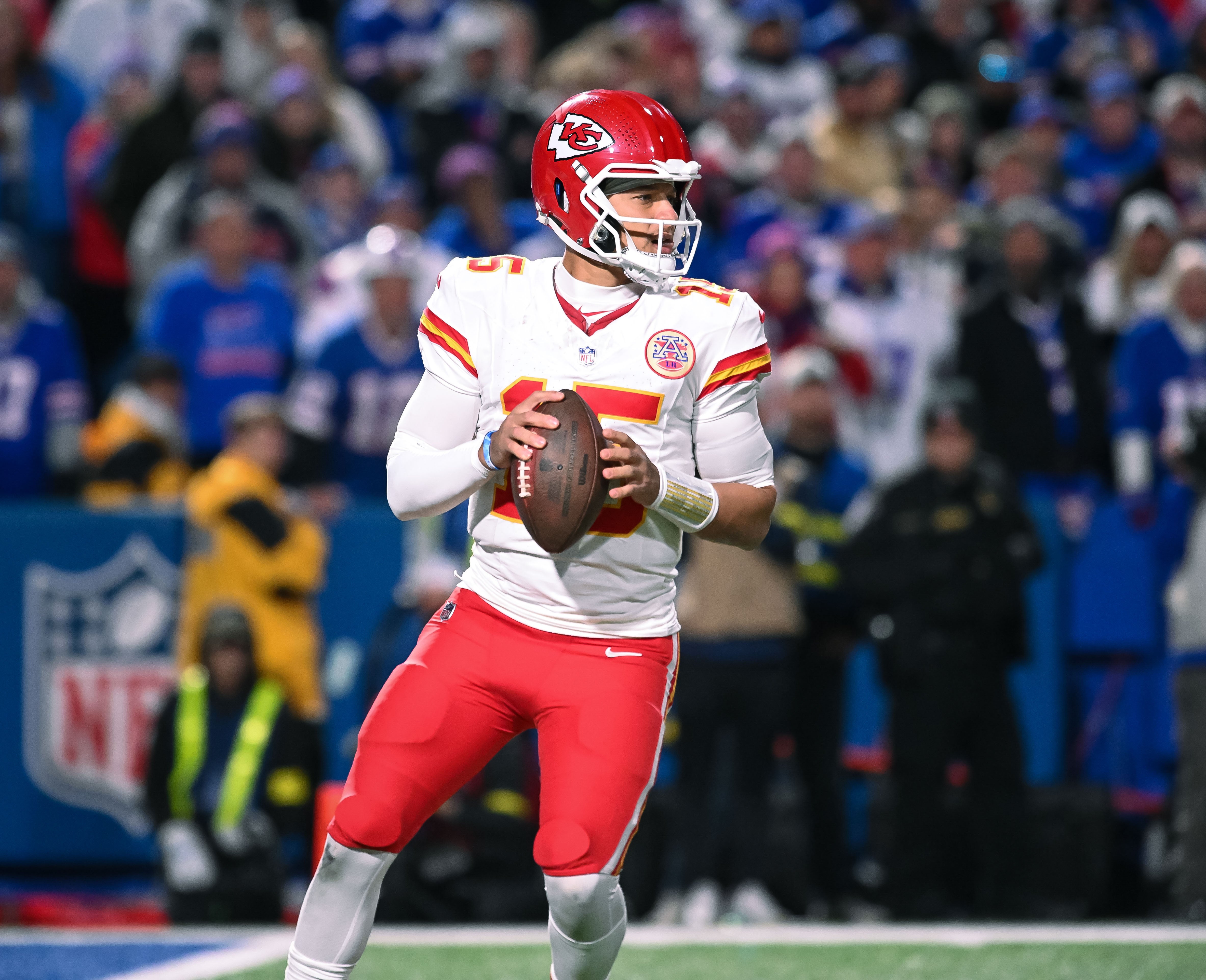 Kansas City Chiefs quarterback Patrick Mahomes (15) prepares to throw a pass