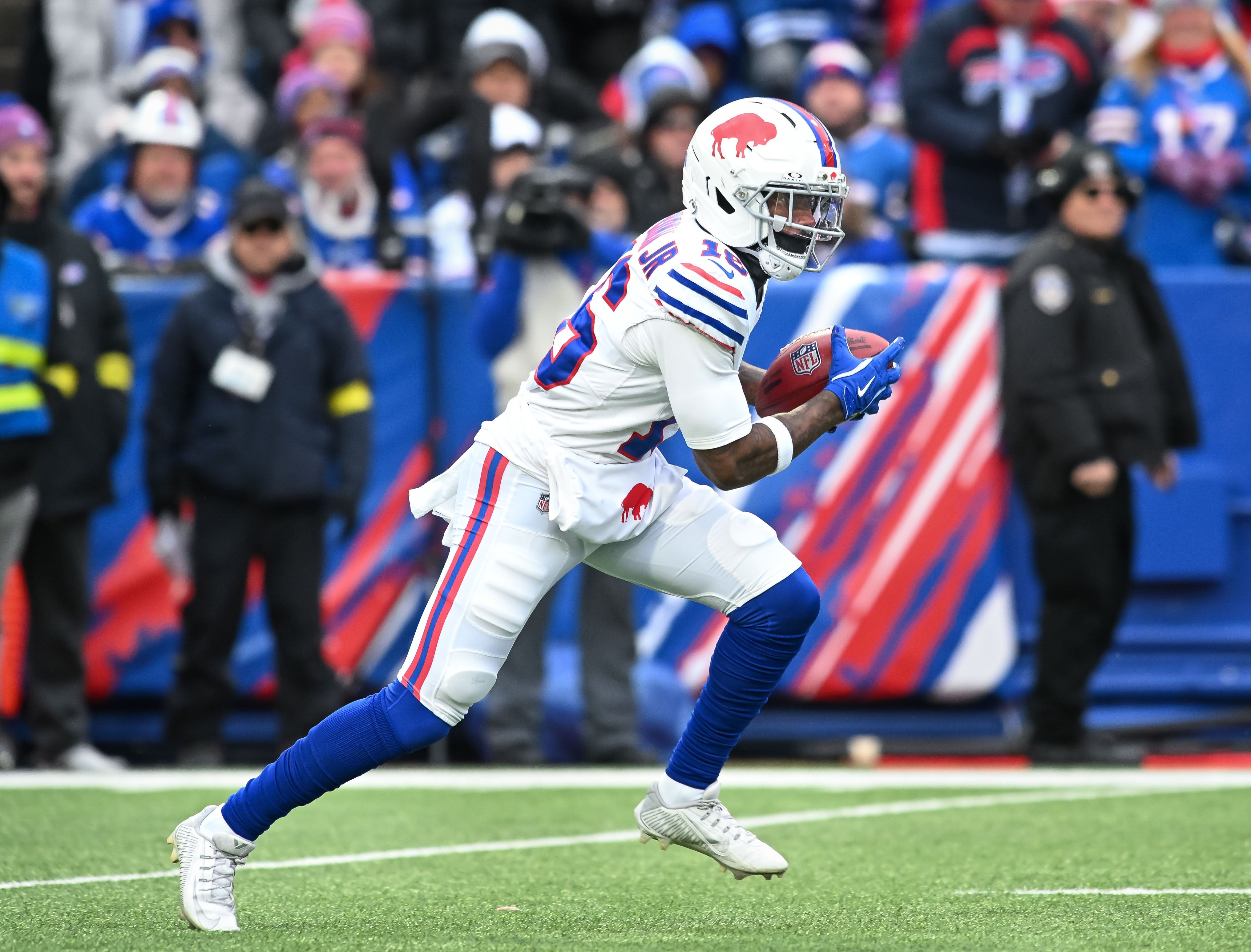 Nov 16, 2025; Orchard Park, New York, USA; Buffalo Bills wide receiver Mecole Hardman (16) returns a kickoff in the first quarter against the Tampa Bay Buccaneers at Highmark Stadium.