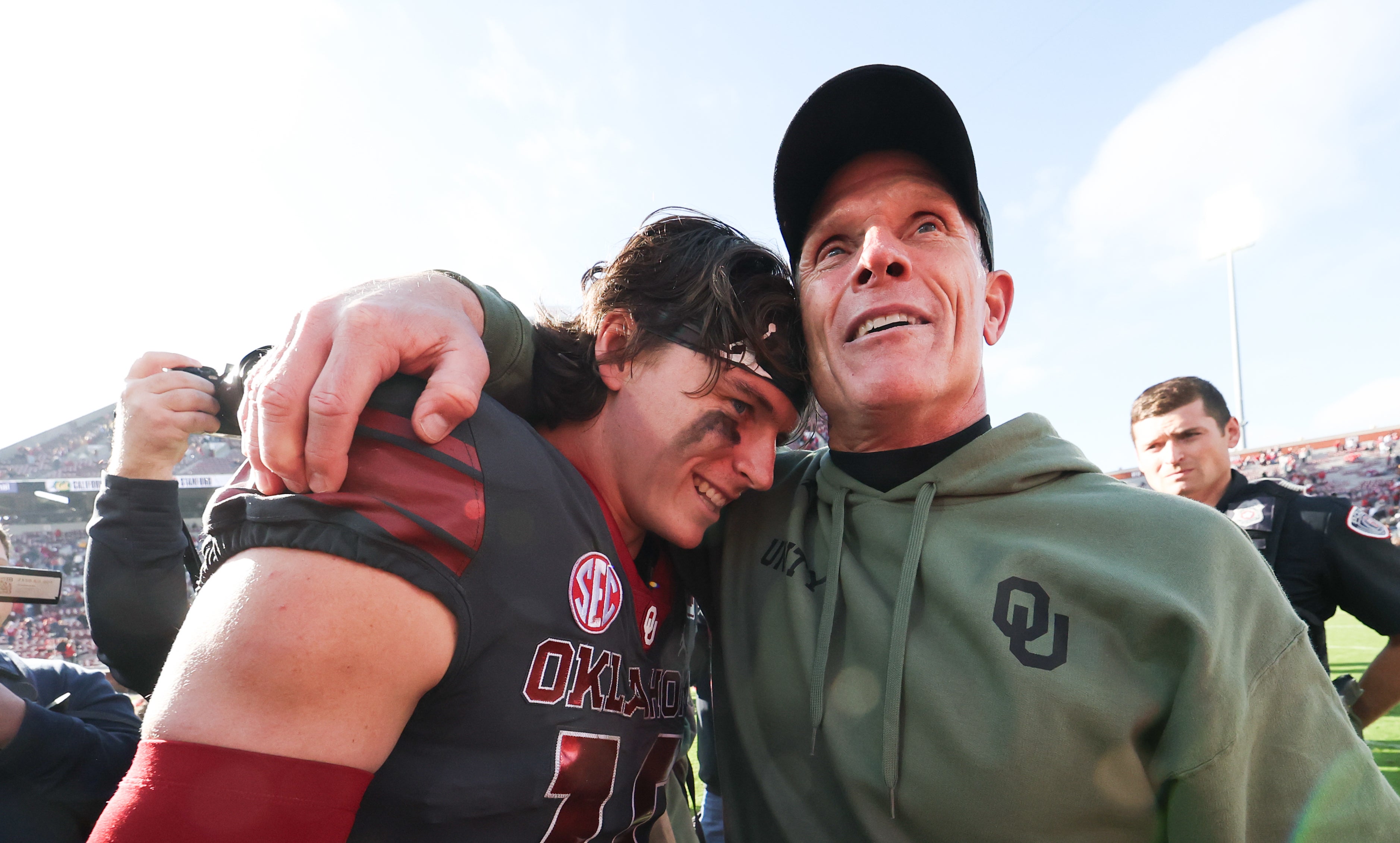 Oklahoma Sooners head coach Brent Venables quarterback John mateer