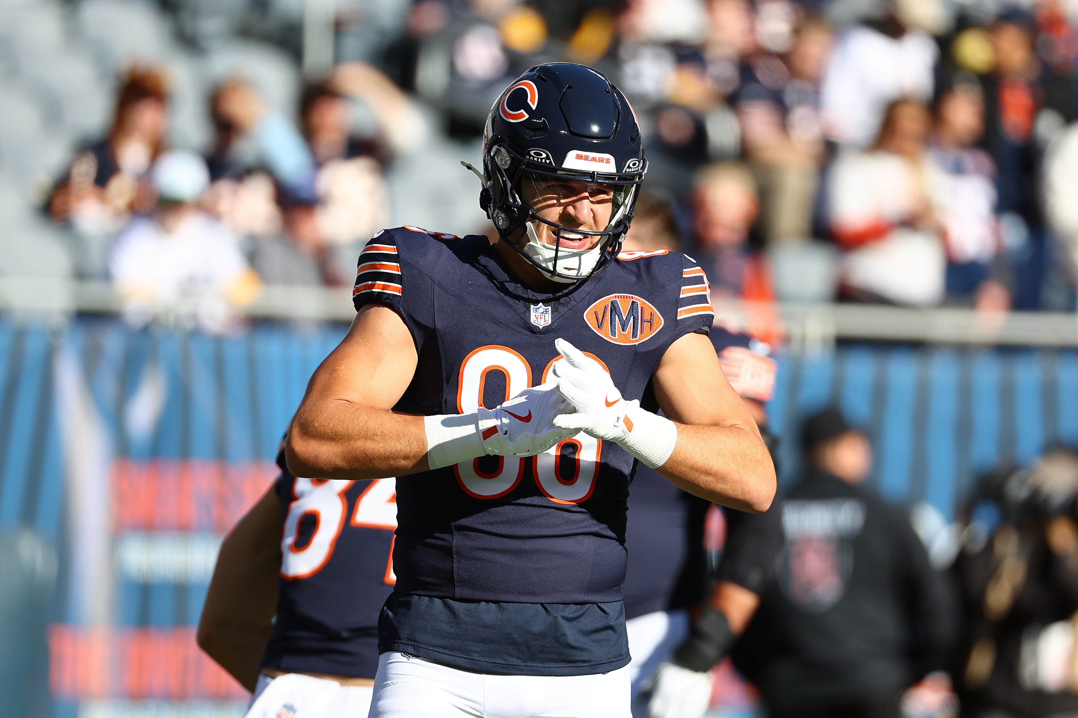 Nov 23, 2025; Chicago, Illinois, USA; Chicago Bears tight end Nikola Kalinic (86) practices before the game against the Pittsburgh Steelers at Soldier Field.