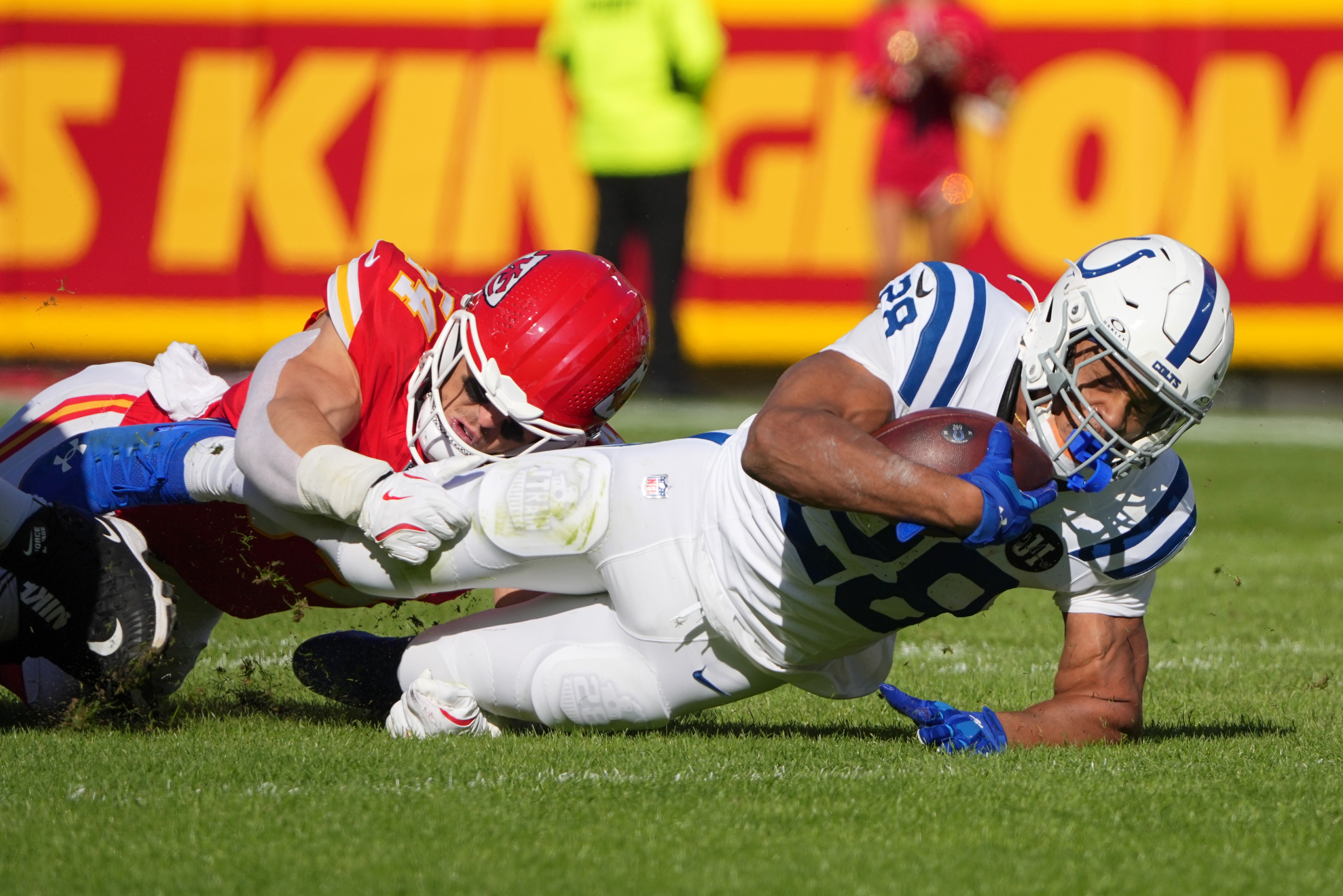 Colts RB Jonathan Taylor tackled by Chiefs defender