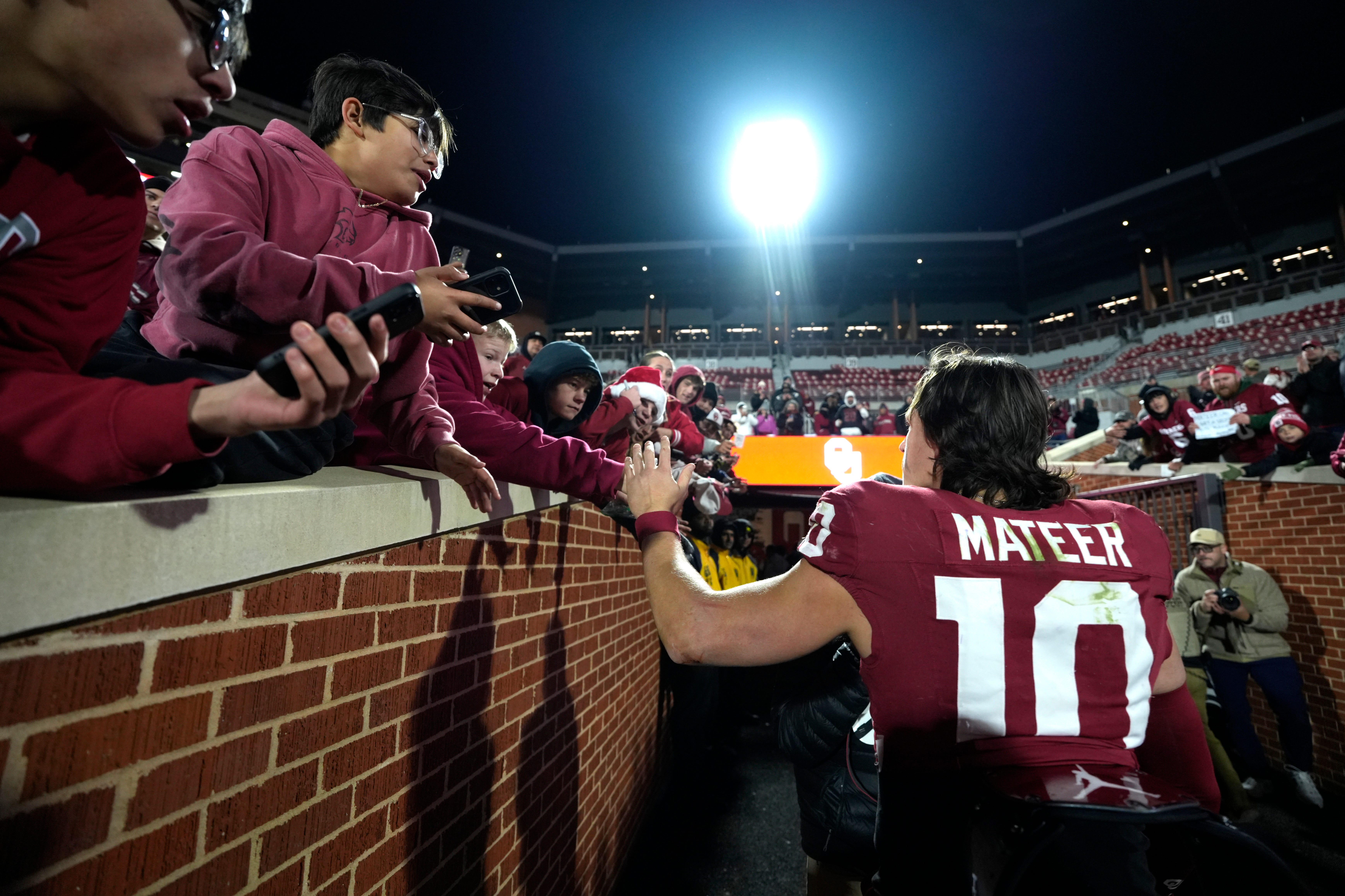 Oklahoma Sooners quarterback John Mateer