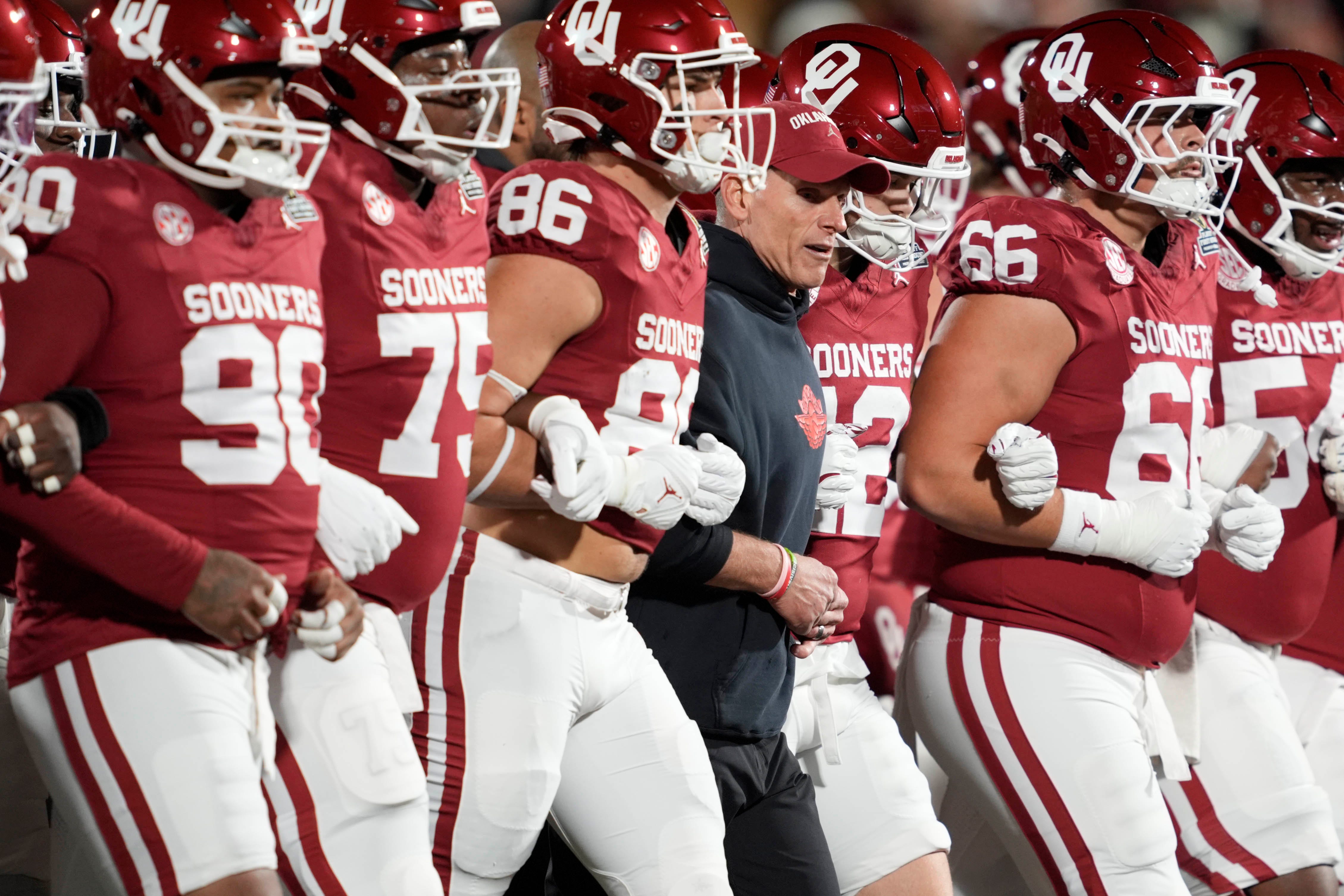 Oklahoma Sooners head coach Brent Venables players vs. Alabama College Football playoff loss