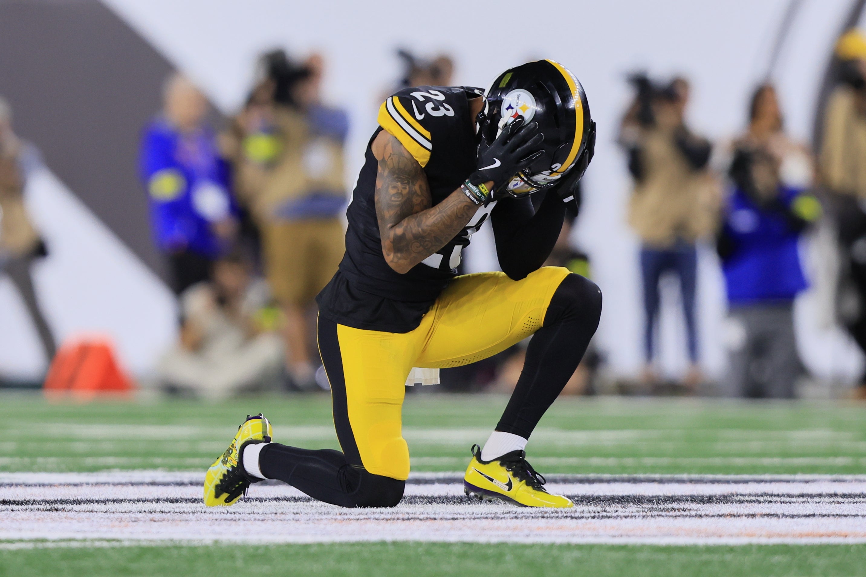 Oct 16, 2025; Cincinnati, Ohio, USA; Pittsburgh Steelers cornerback Darius Slay (23) reacts after failing to intercept a pass thrown by Cincinnati Bengals quarterback Joe Flacco (16) during the first quarter at Paycor Stadium.
