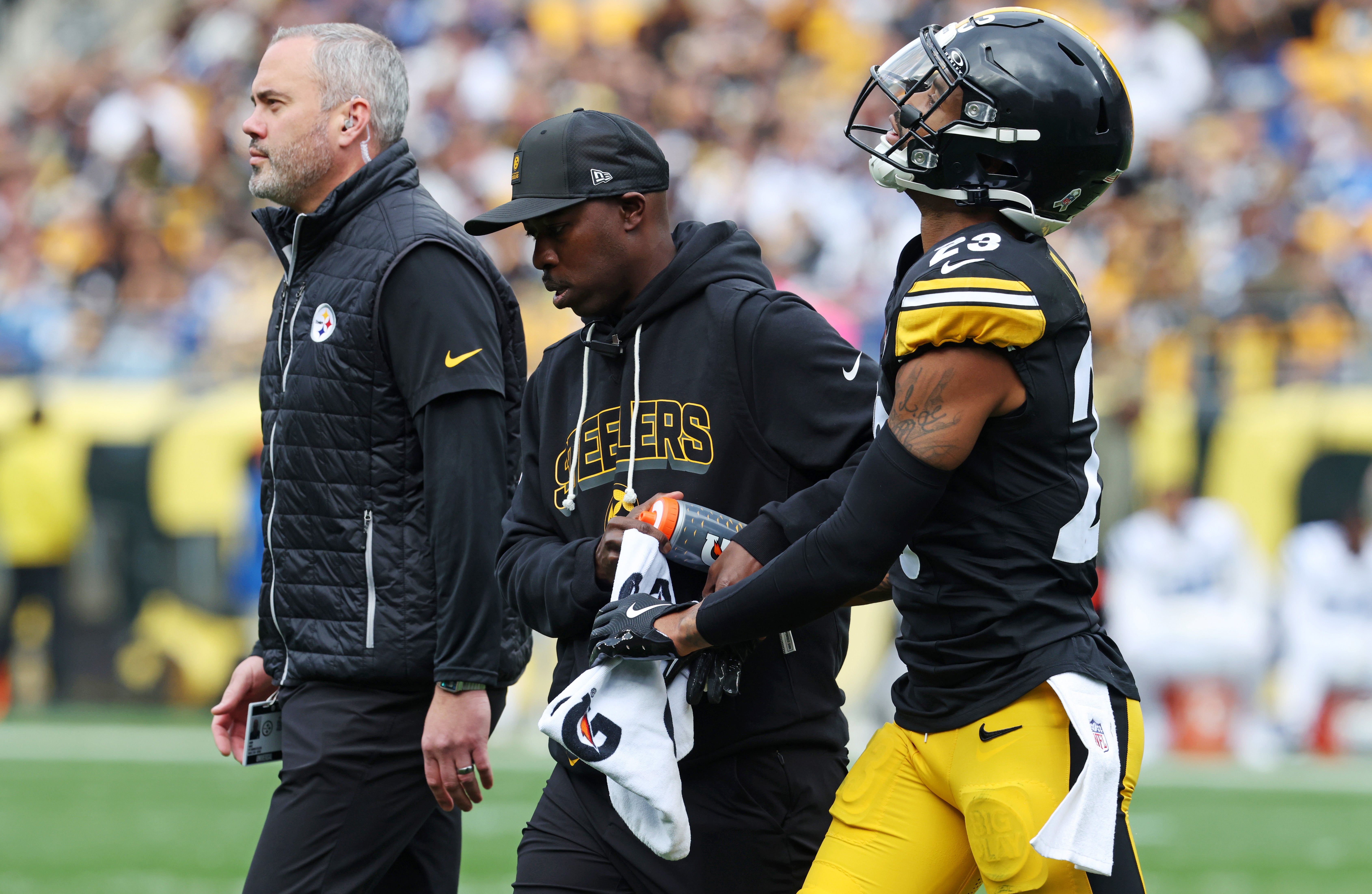 Nov 2, 2025; Pittsburgh, Pennsylvania, USA; Pittsburgh Steelers cornerback Darius Slay (23) reacts after an apparent injury during the first half against the Indianapolis Colts at Acrisure Stadium.