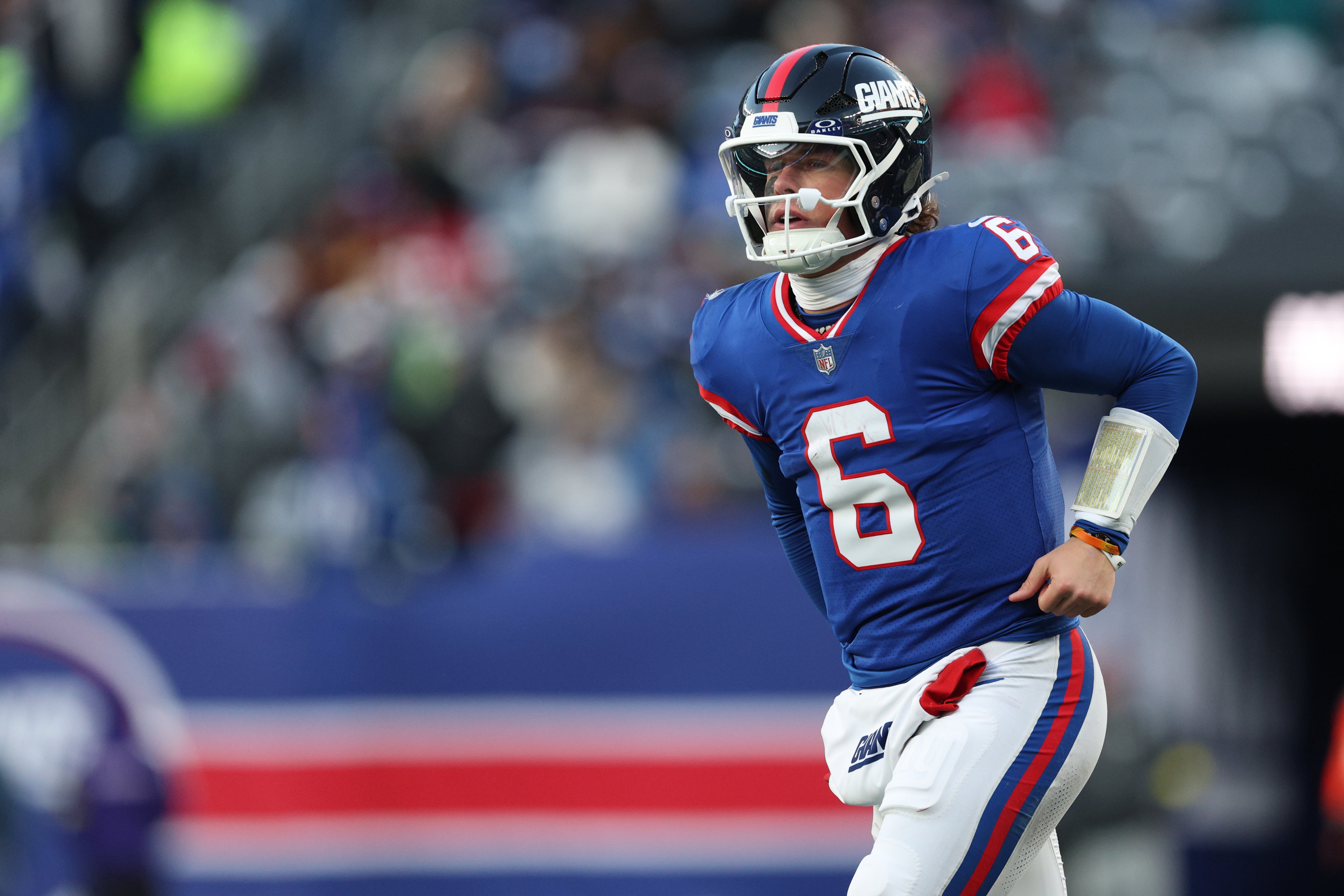Dec 14, 2025; East Rutherford, New Jersey, USA; New York Giants quarterback Jaxson Dart (6) looks on during the fourth quarter against the Washington Commanders at MetLife Stadium.