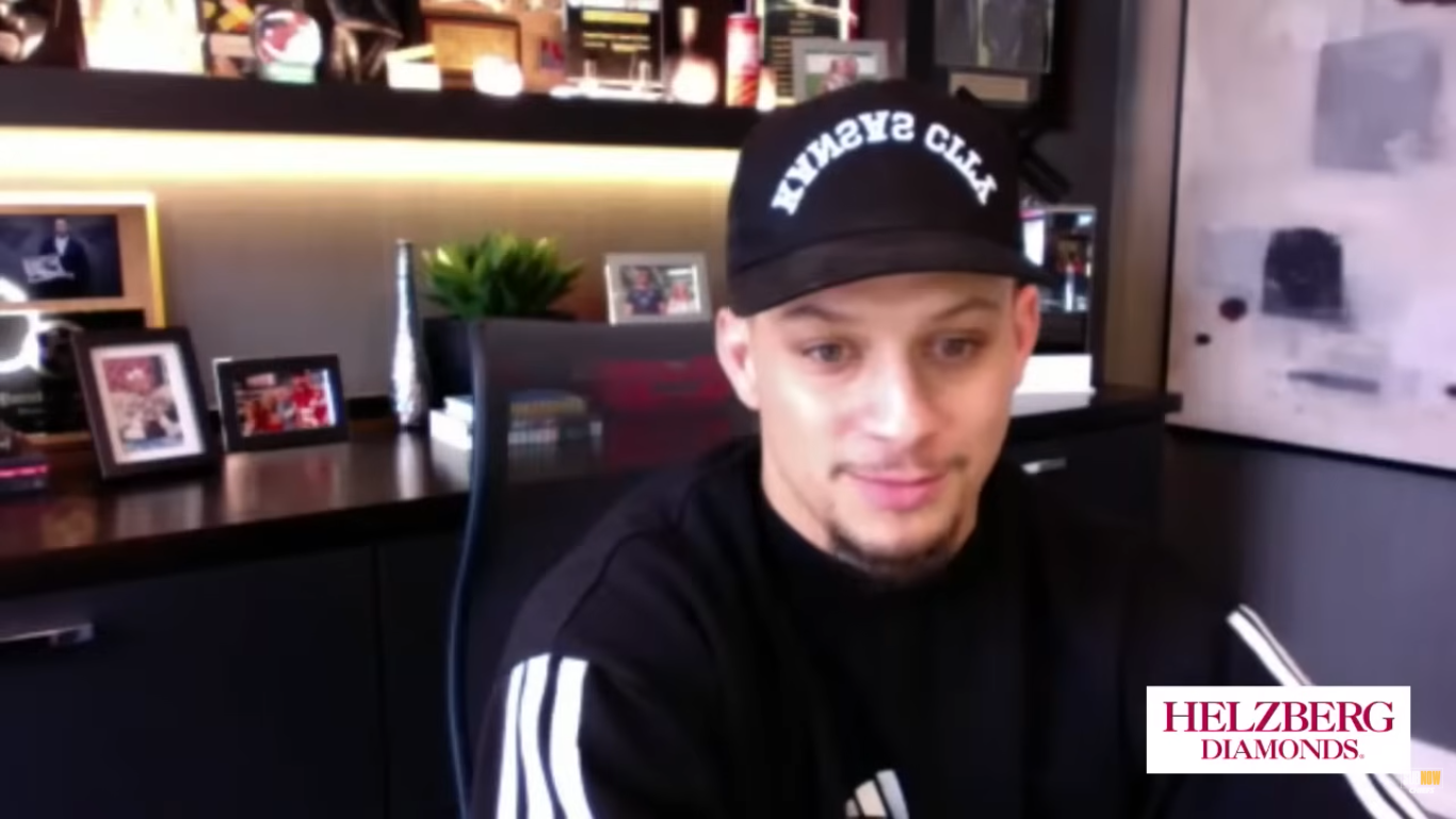 Kansas City Chiefs quarterback Patrick Mahomes knee ACL lcl recovery rehab knee brace