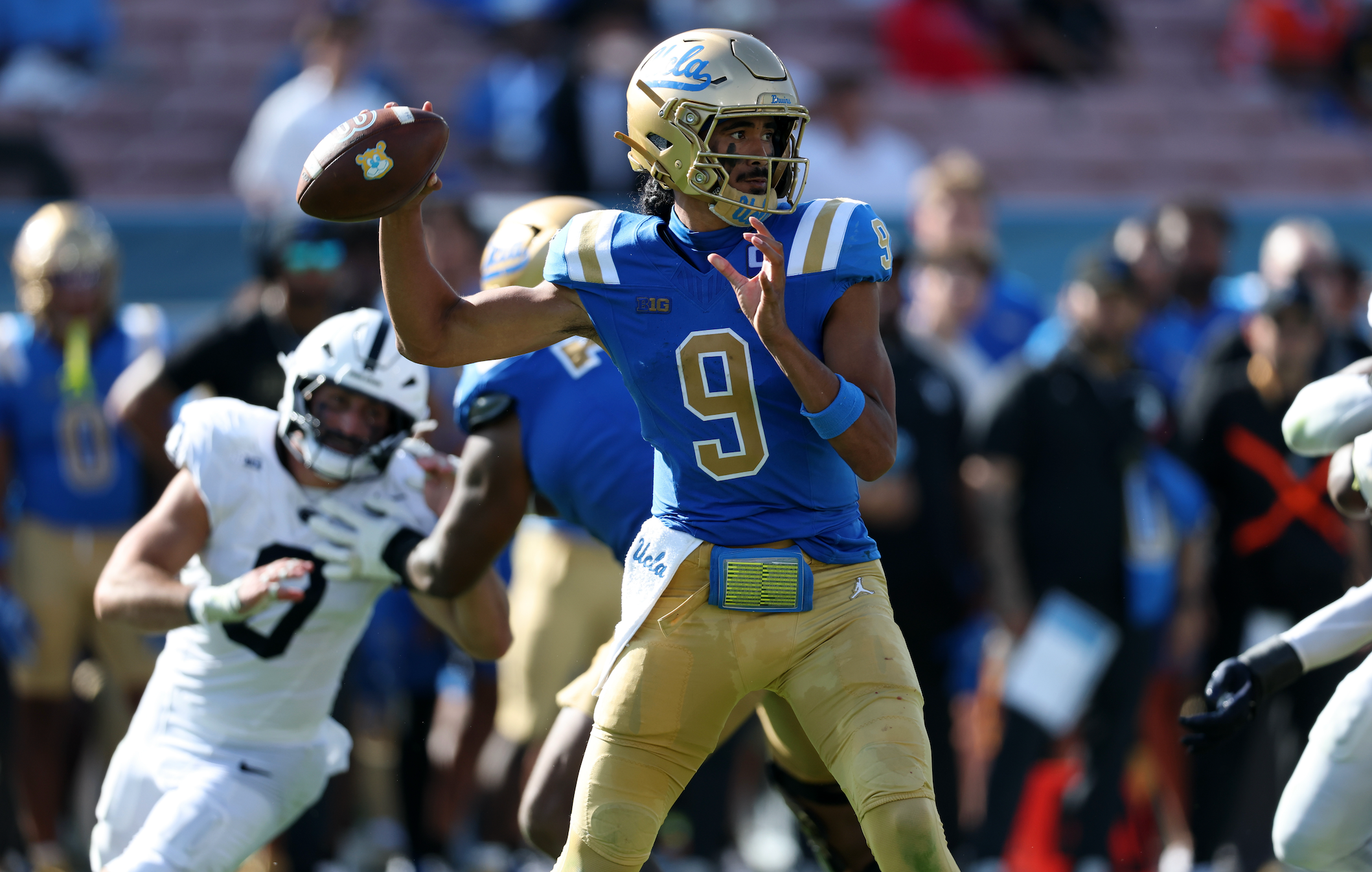Former Tennessee Vols QB Nico Iamaleava recognized for being part of ...