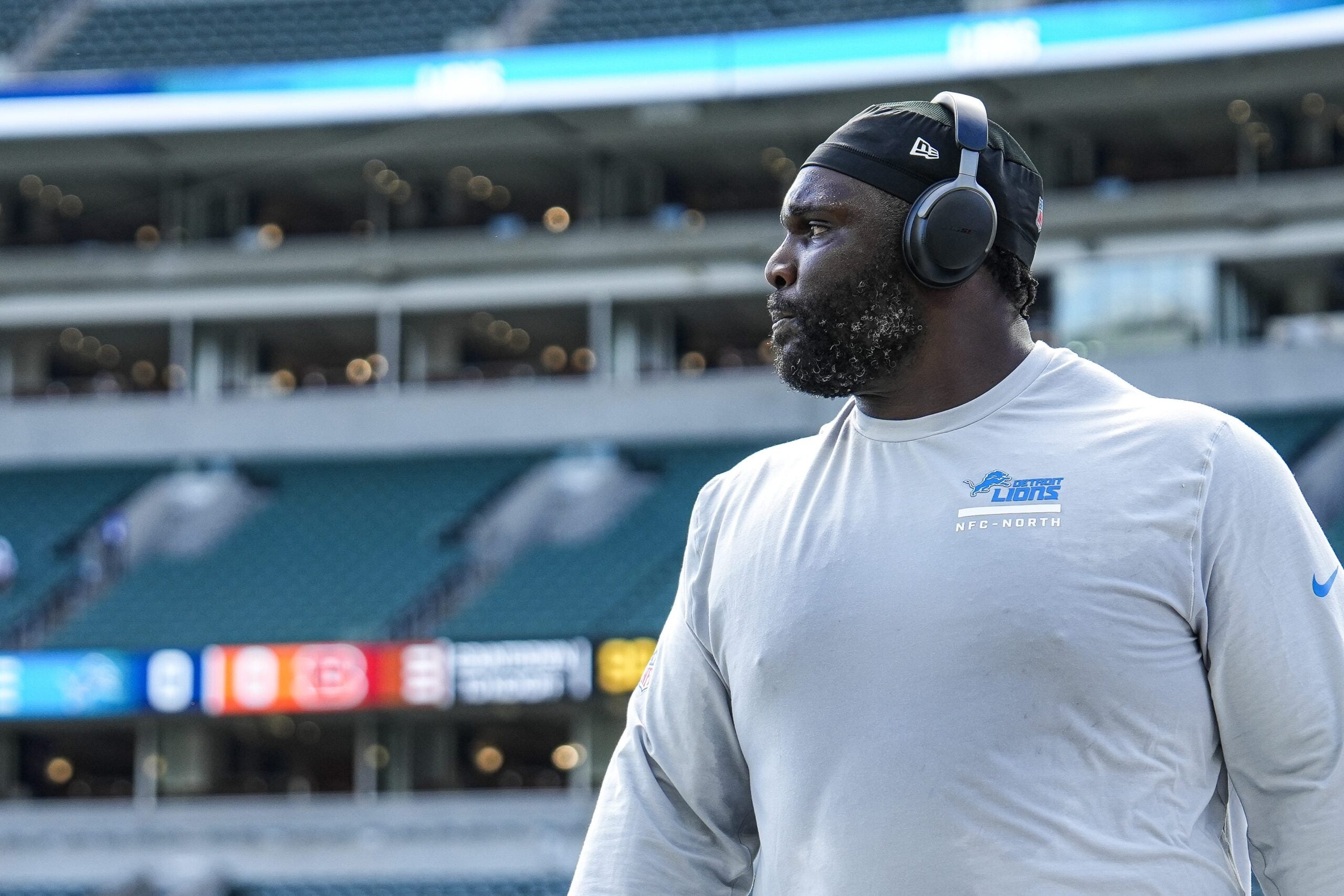 Detroit Lions defensive end DJ Reader (98) warms up ahead of Cincinnati Bengals game at Paycor Stadium in Cincinnati on Sunday, Oct. 5, 2025.