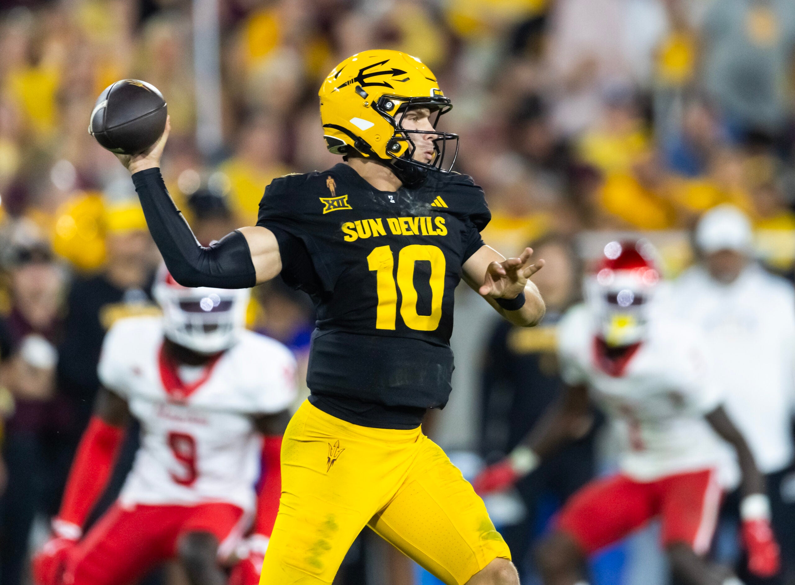 Oct 25, 2025; Tempe, Arizona, USA; Arizona State Sun Devils quarterback Sam Leavitt (10) against the Houston Cougars in the second half at Mountain America Stadium. Mandatory Credit: Mark J. Rebilas-Imagn Images