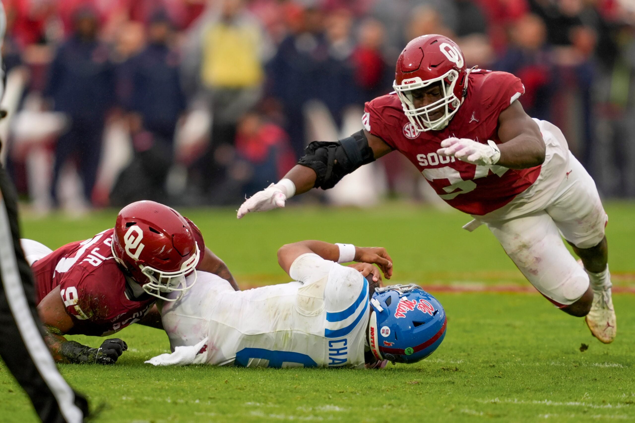 Oklahoma Sooners defensive lineman PJ Adebawore transfer portal