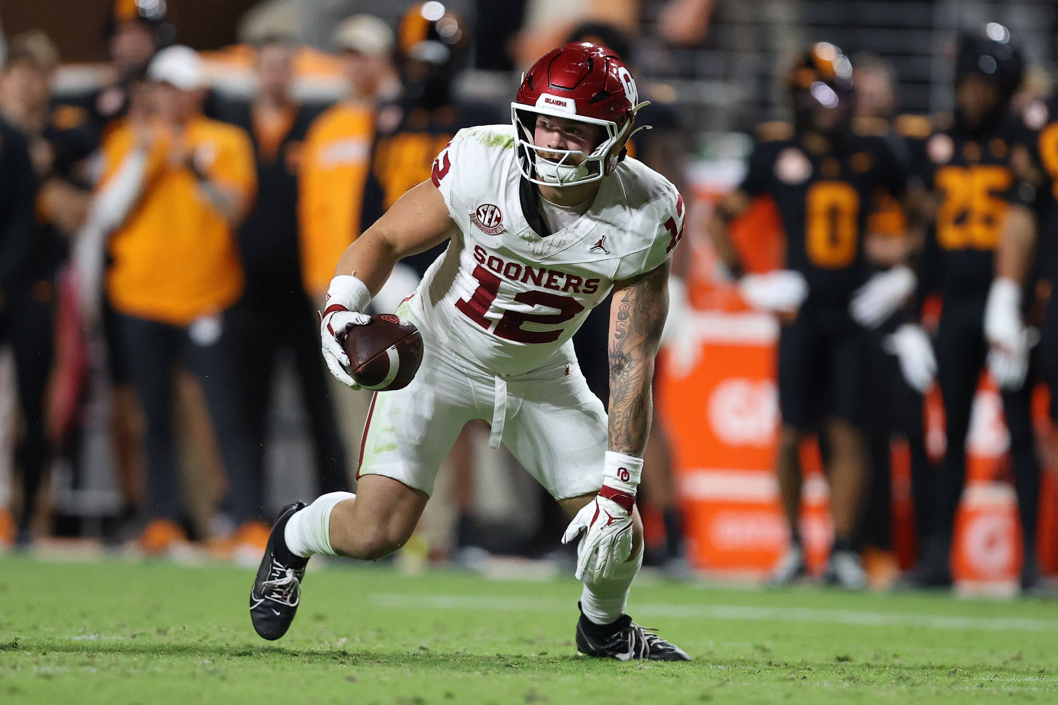 Oklahoma Sooners tight end Jaren Kanak linebacker Danny Stutsman shrine bowl